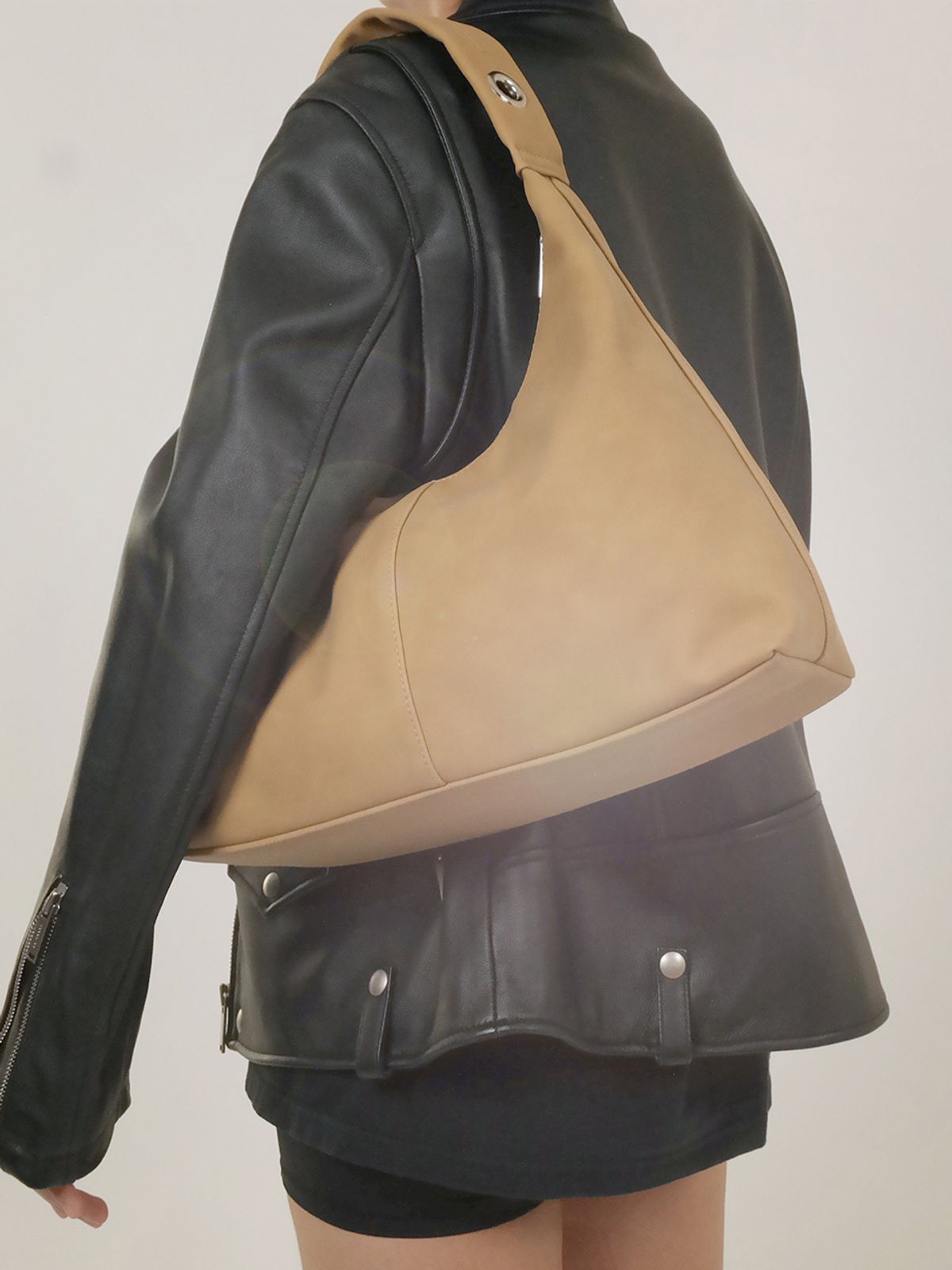 밋맷밋(MEETMETMEET) meringue suede camel