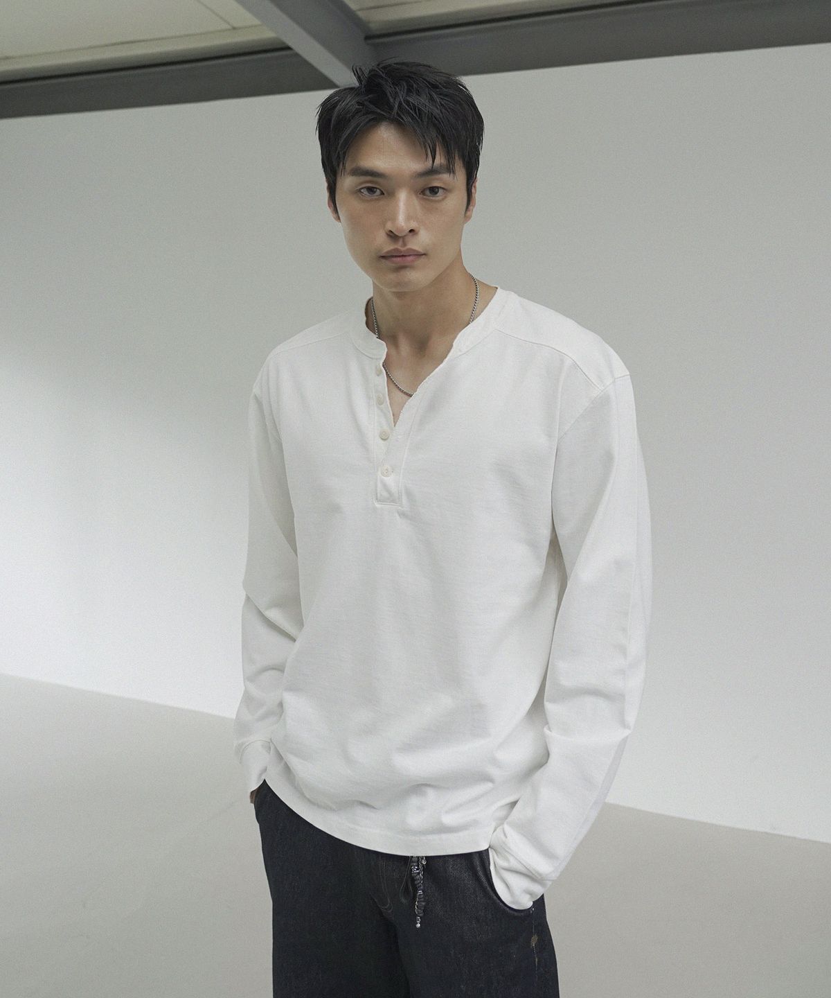 시도(SIIIIDO) ARMOR GOAT HENRYNECK LONGSLEEVE(WHITE)
