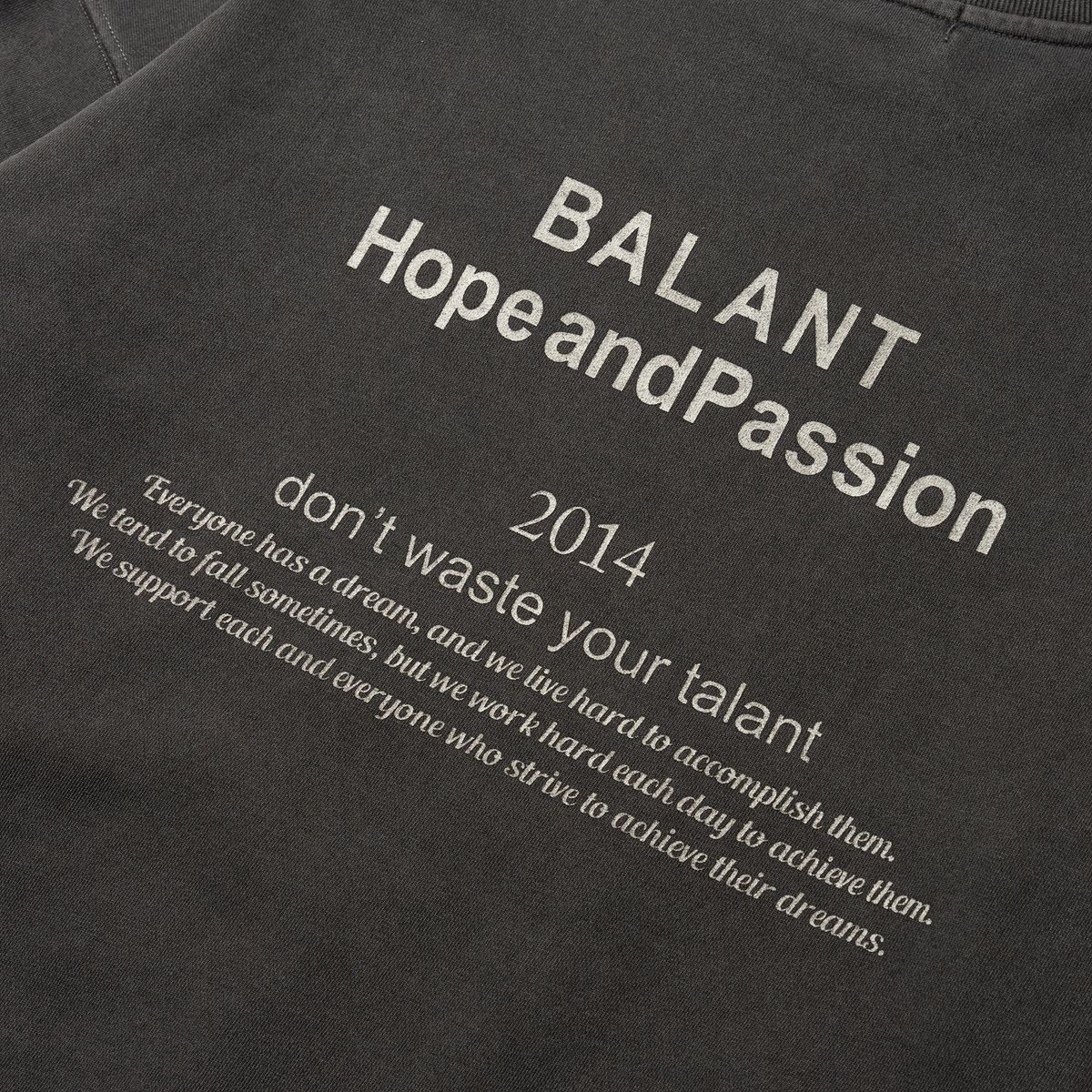 발란트(BALANT) 피그먼트 호프 앤드 패션 스웨이트셔츠 - 다크그레이