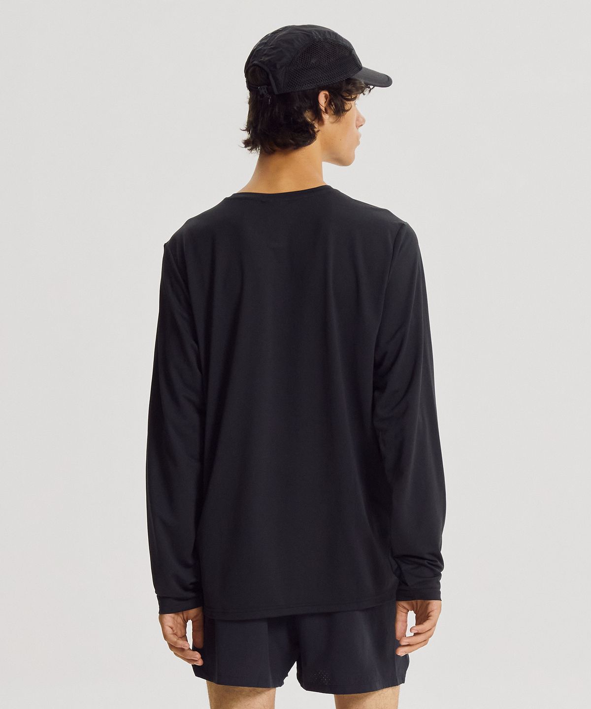 뉴발란스(NEW BALANCE) NBNDG46103 / UNI 스포츠에센셜 긴팔티 (BLACK)