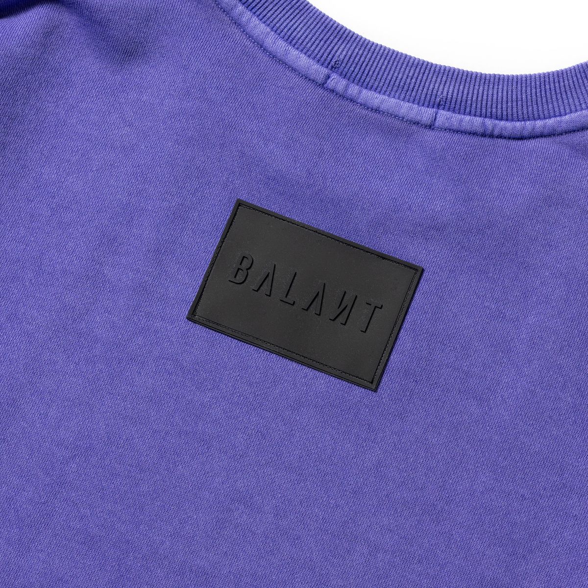 발란트(BALANT) 피그먼트 실리콘 라벨 스웨이트셔츠 - 퍼플