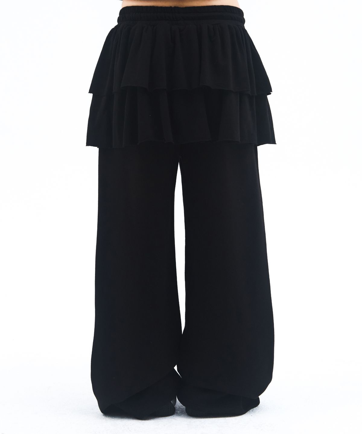 아메스 월드와이드(AMES-WORLDWIDE) FRILL LAYERED SWEAT PANTS BLACK