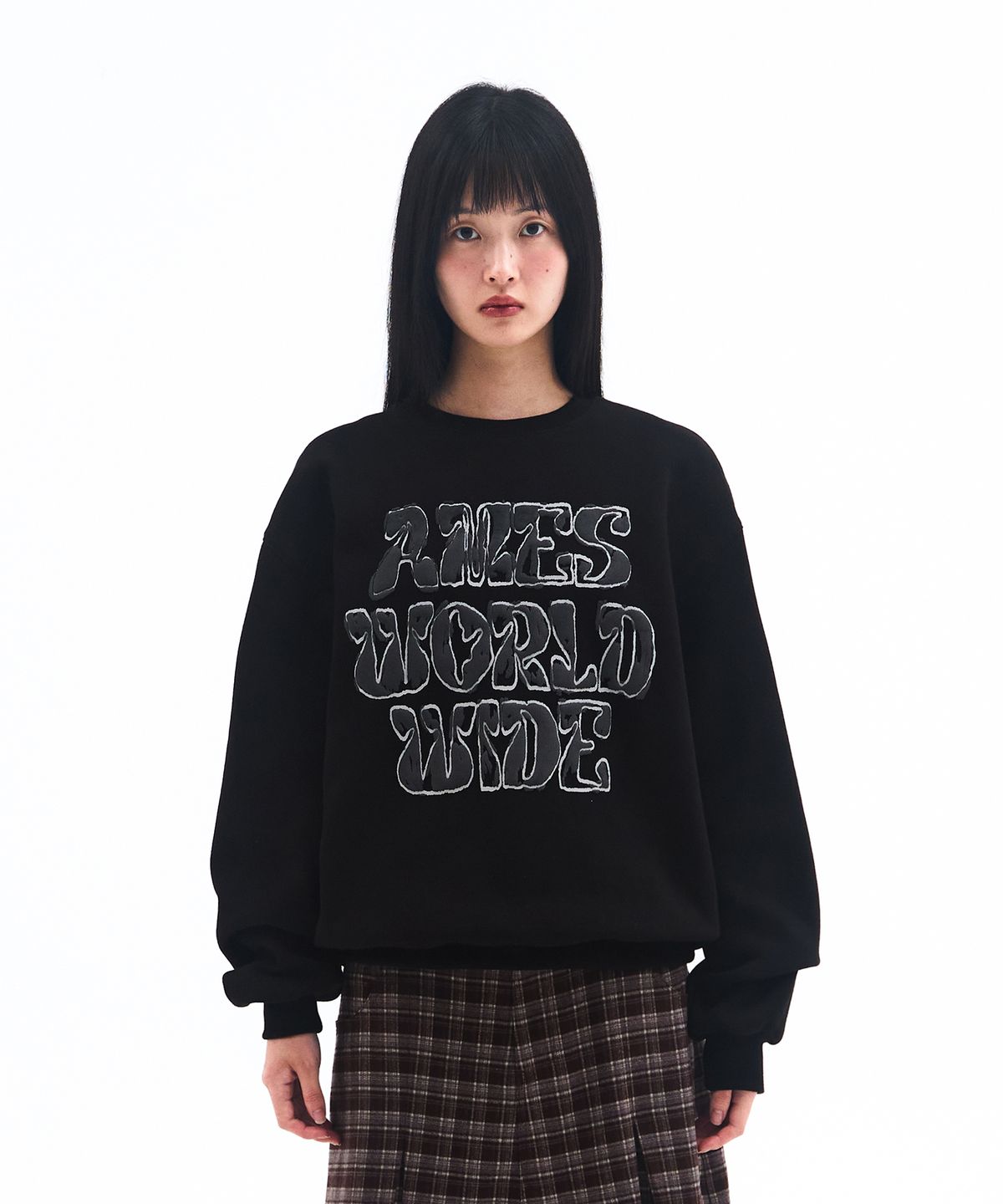 아메스 월드와이드(AMES-WORLDWIDE) BIG TYPO SWEATSHIRT BLACK