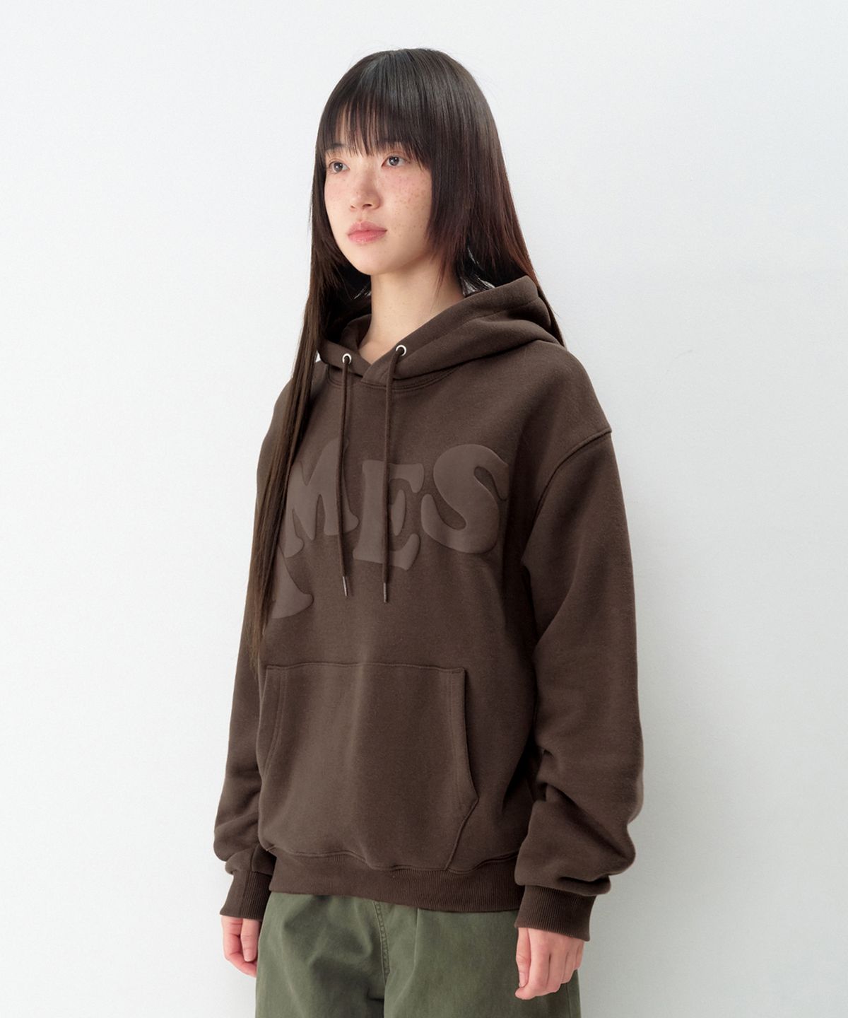 아메스 월드와이드(AMES-WORLDWIDE) BIG TYPO HOODIE BROWN