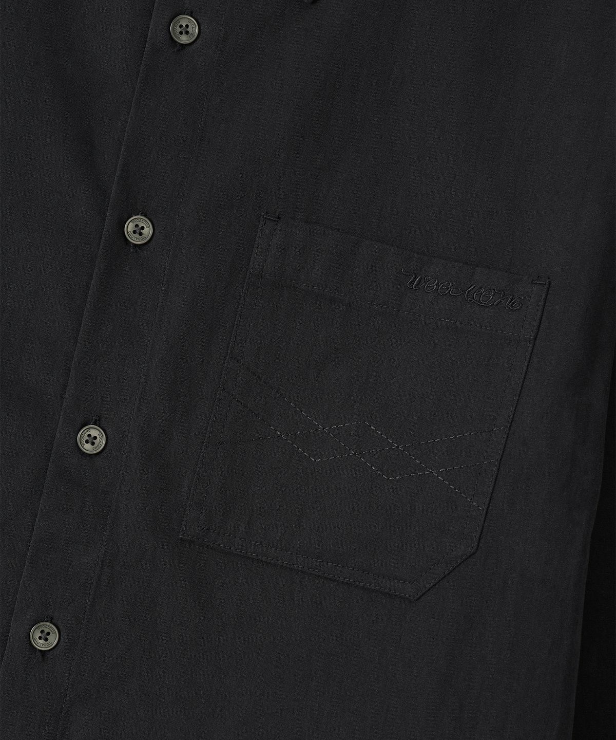 우알롱(WOOALONG) Diagonal Muted Garment-Washed Shirt - BLACK