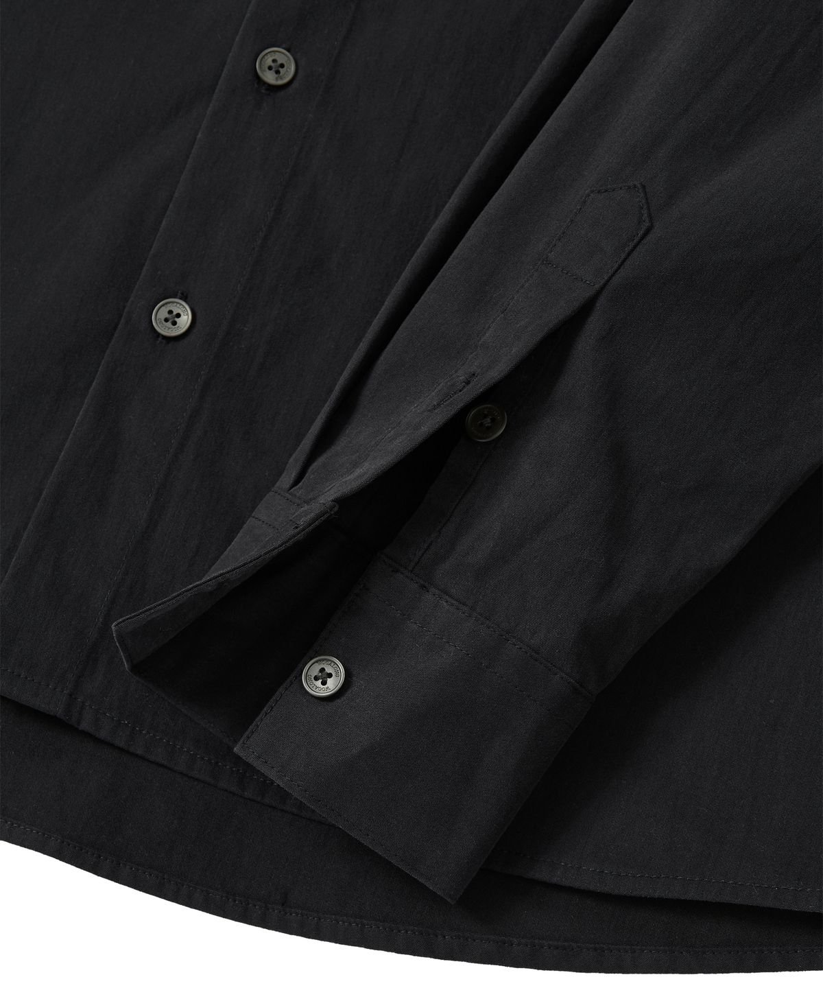 우알롱(WOOALONG) Diagonal Muted Garment-Washed Shirt - BLACK