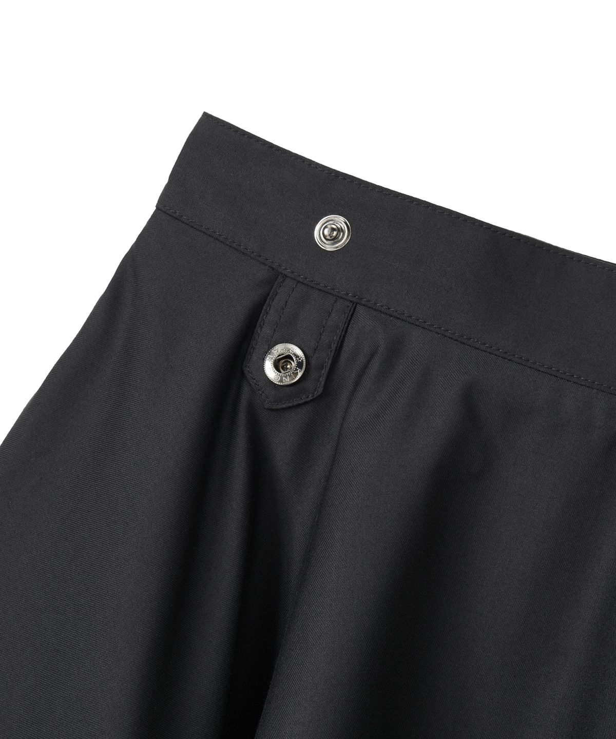 우알롱(WOOALONG) Asymmetric Unbalanced Layered Skirt - BLACK
