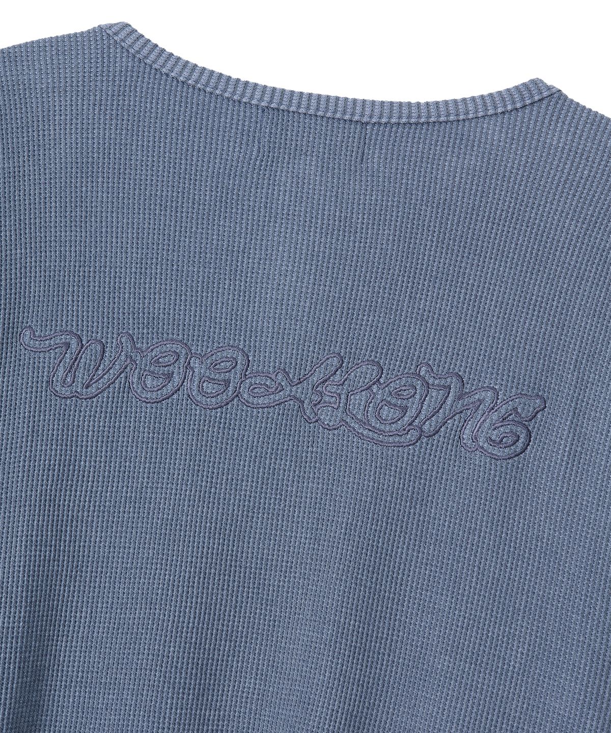 우알롱(WOOALONG) Layered Loose Waffle Henley Neck Long Sleeve Tee - FADE NAVY