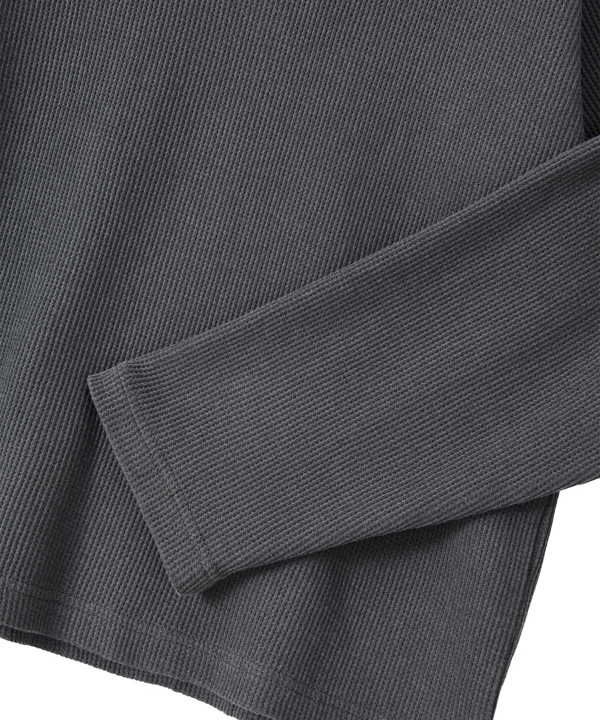 우알롱(WOOALONG) Layered Loose Waffle Henley Neck Long Sleeve Tee - FADE CHARCOAL