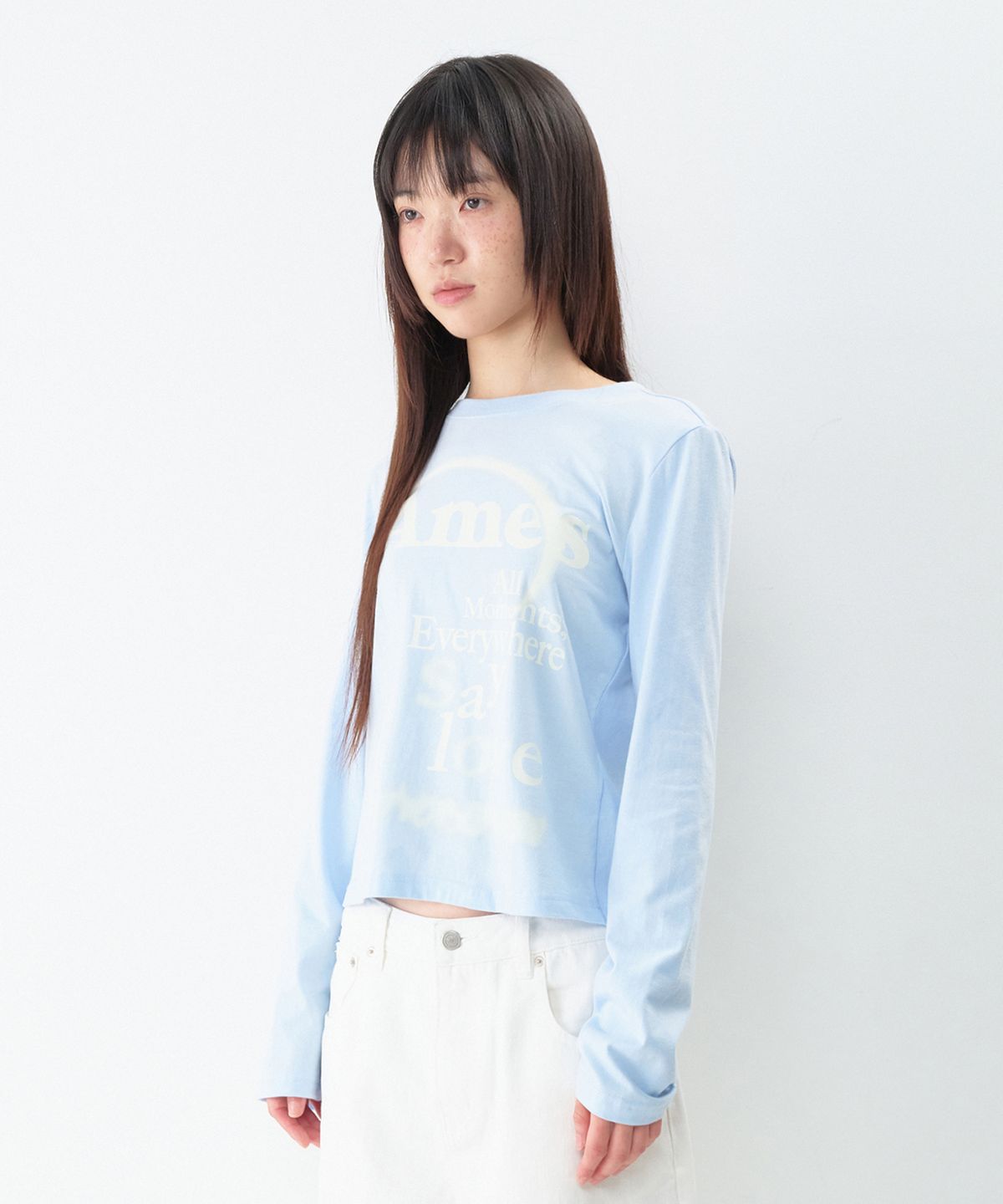 아메스 월드와이드(AMES-WORLDWIDE) BIG TYPO LONGSLEEVE TEE SKY BLUE