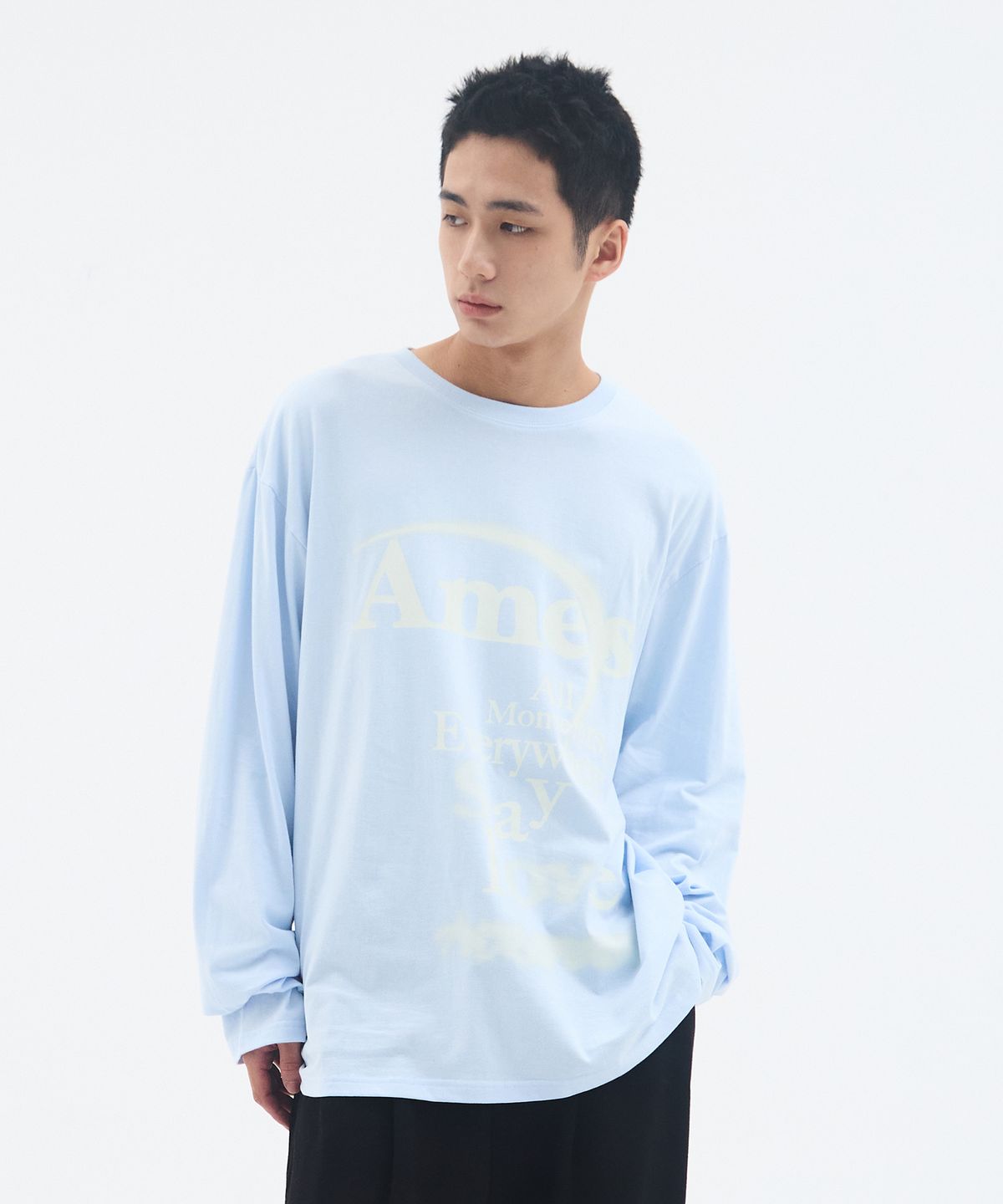 아메스 월드와이드(AMES-WORLDWIDE) BIG TYPO LONGSLEEVE TEE SKY BLUE