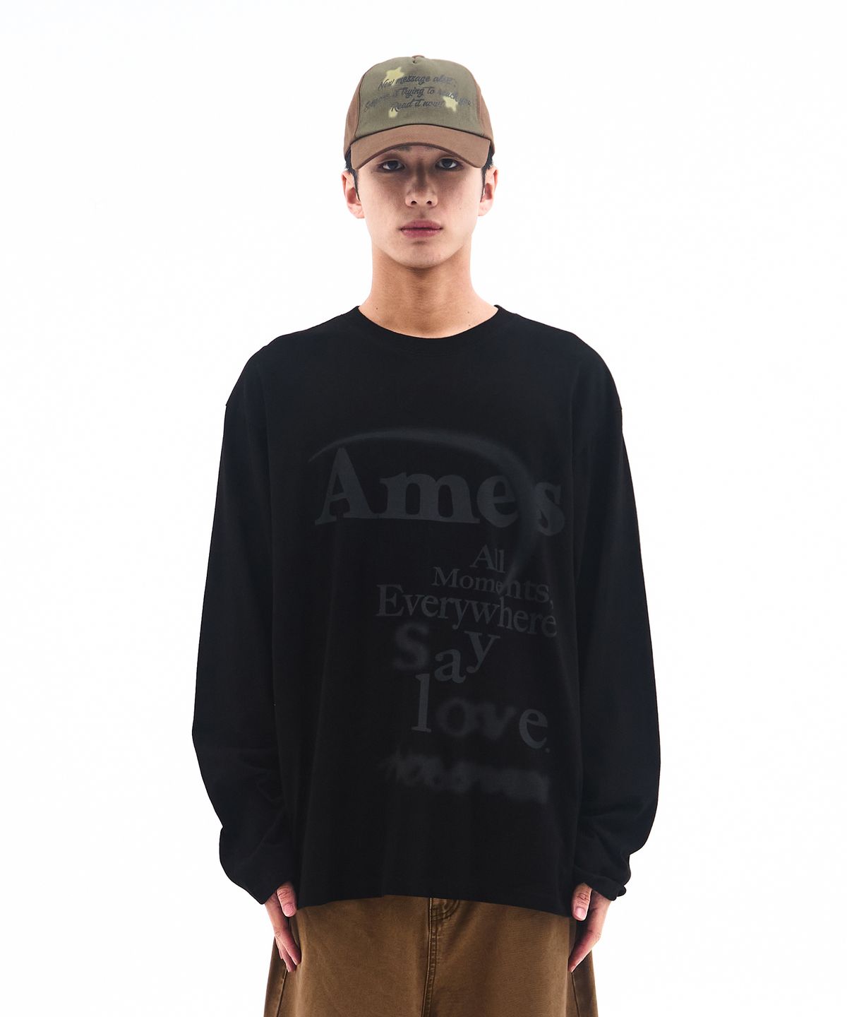 아메스 월드와이드(AMES-WORLDWIDE) BIG TYPO LONGSLEEVE TEE BLACK
