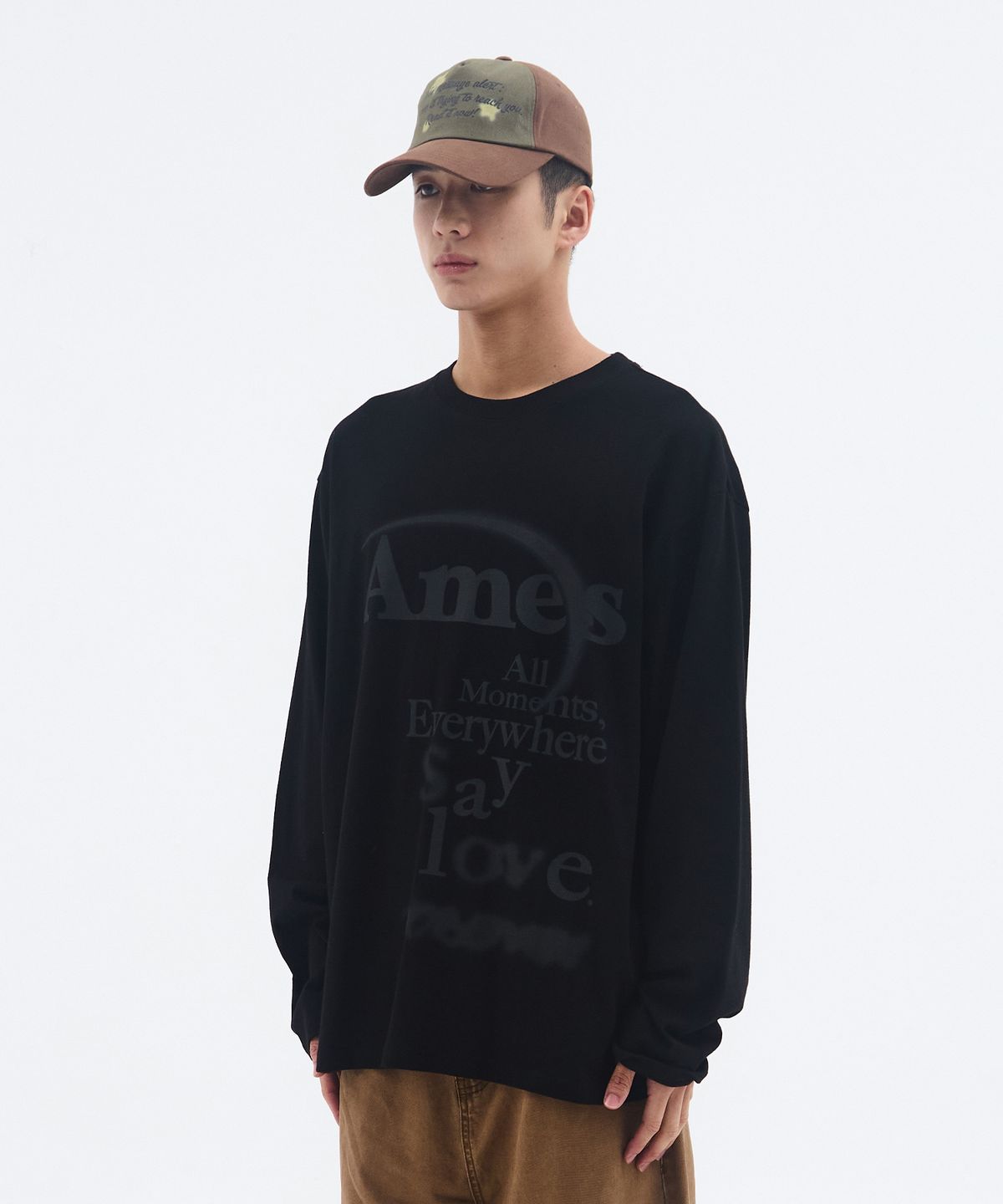 아메스 월드와이드(AMES-WORLDWIDE) BIG TYPO LONGSLEEVE TEE BLACK