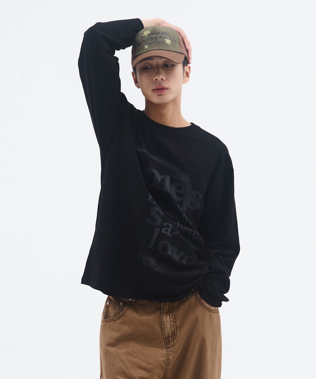 아메스 월드와이드(AMES-WORLDWIDE) BIG TYPO LONGSLEEVE TEE BLACK