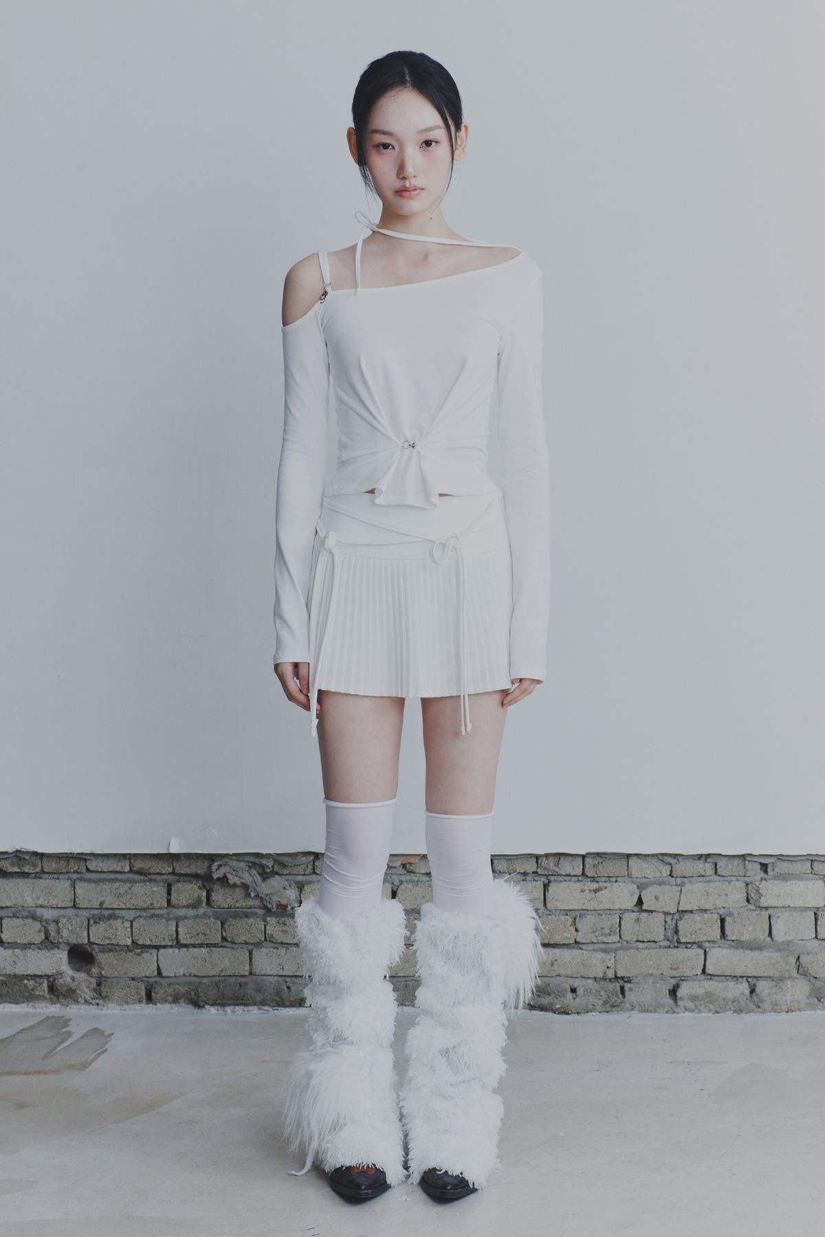 페인오어플레져(PAINORPLEASURE) RUBY HOOK LONG SLEEVE white