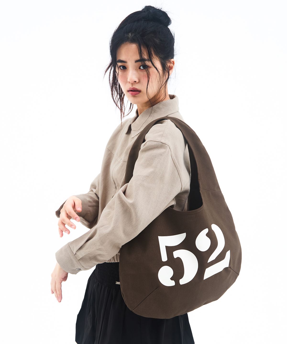 아메스 월드와이드(AMES-WORLDWIDE) 52 HOBO BAG BROWN