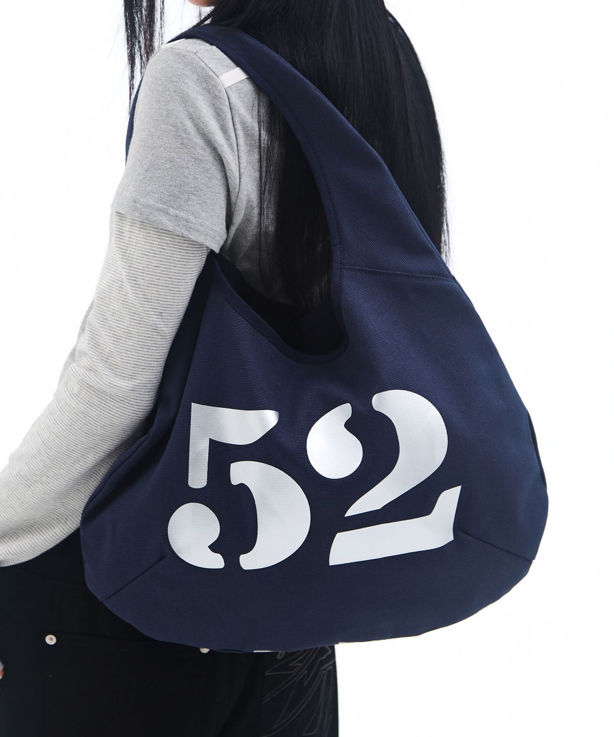 아메스 월드와이드(AMES-WORLDWIDE) 52 HOBO BAG NAVY