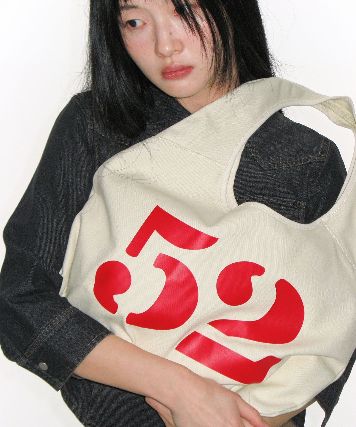 아메스 월드와이드(AMES-WORLDWIDE) 52 HOBO BAG IVORY