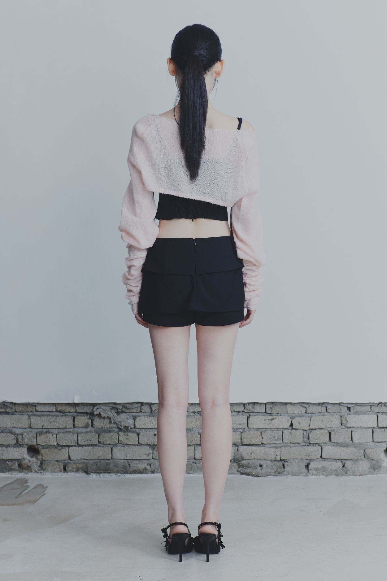 MUSINSA公式 | PAINORPLEASURE HEART BELTED MINI SKIRT black