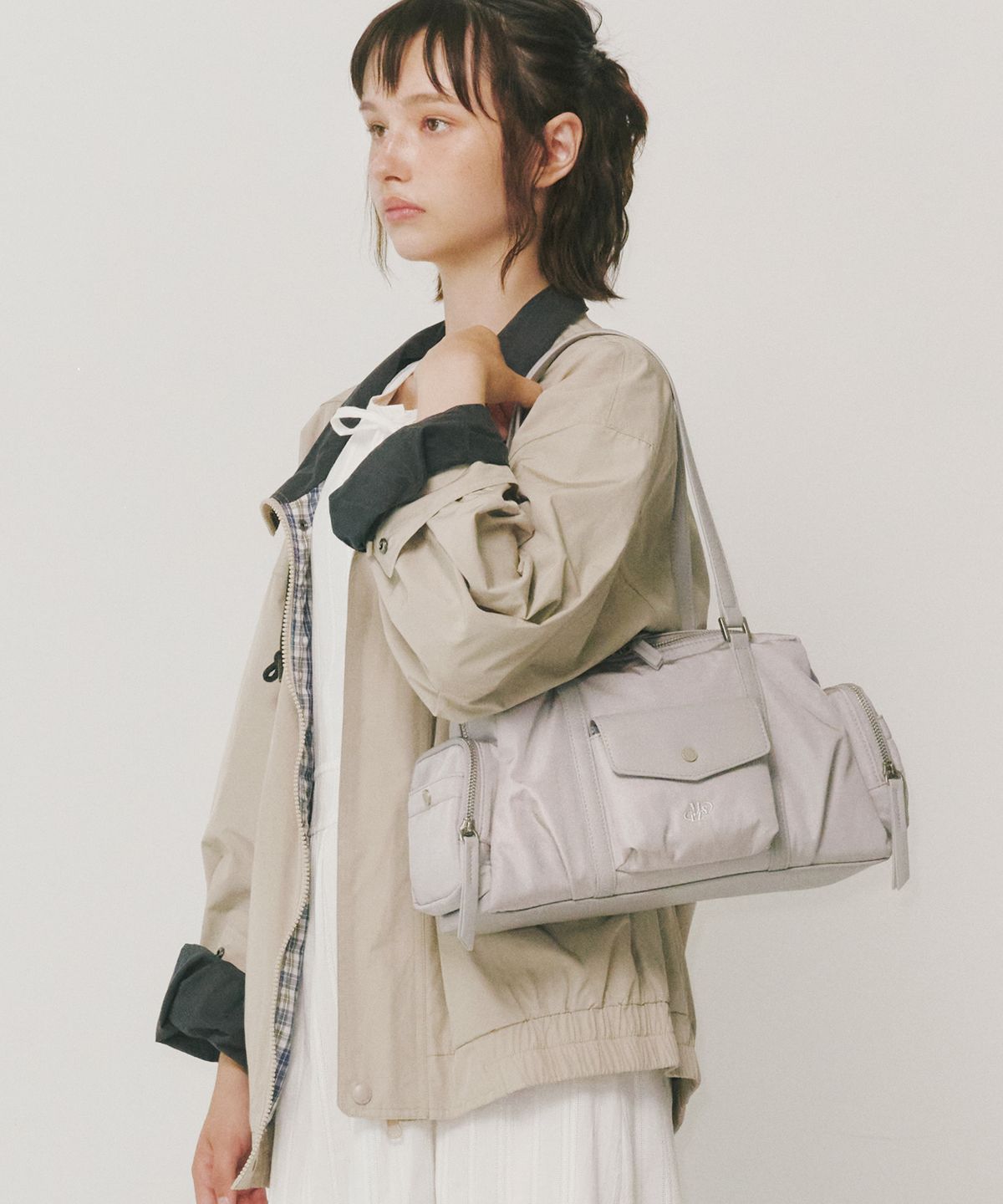 마스마룰즈(MASMARULEZ) Lumi nylon shoulder bag_Cloud silver
