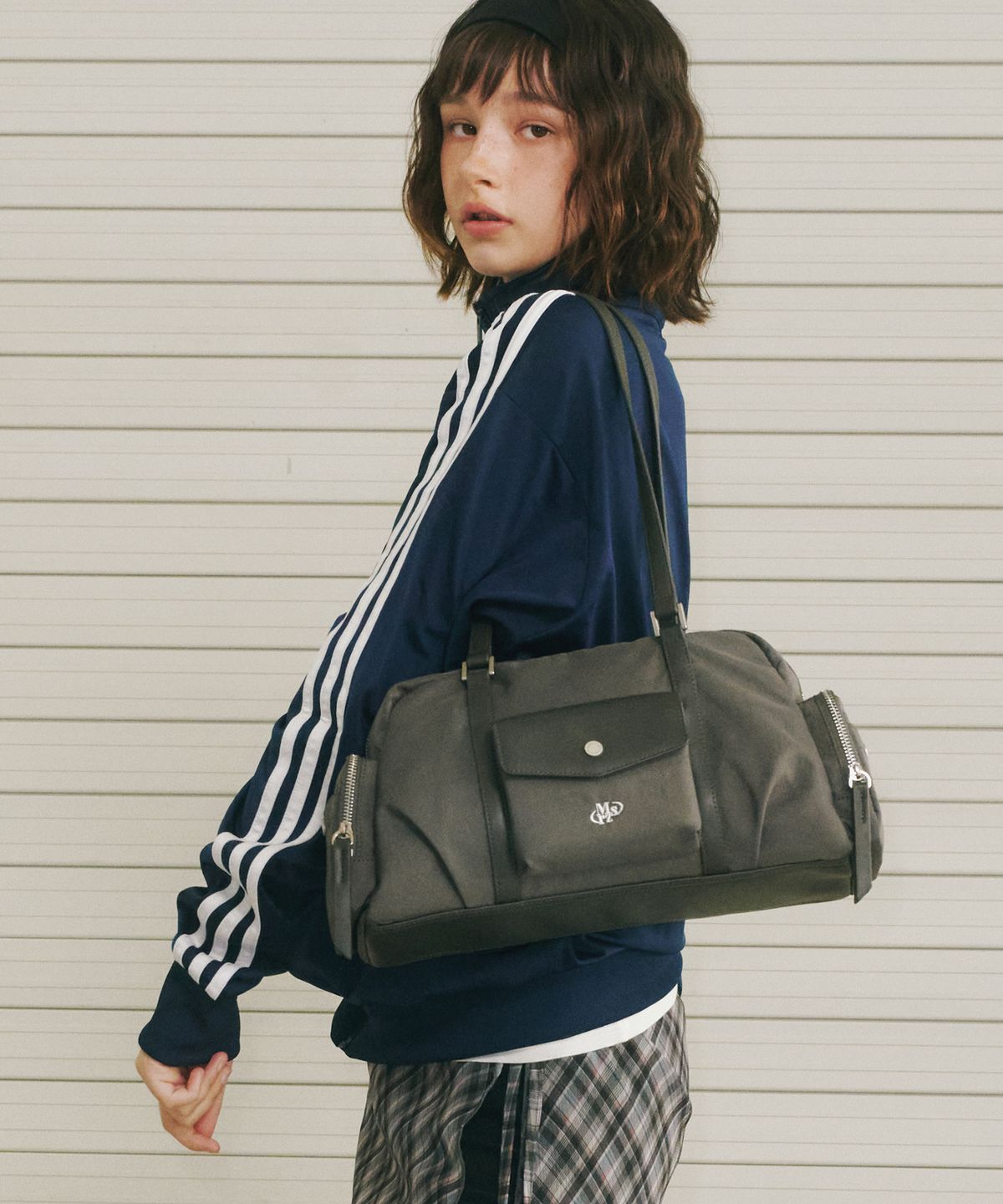 마스마룰즈(MASMARULEZ) Lumi nylon shoulder bag_Dark gray