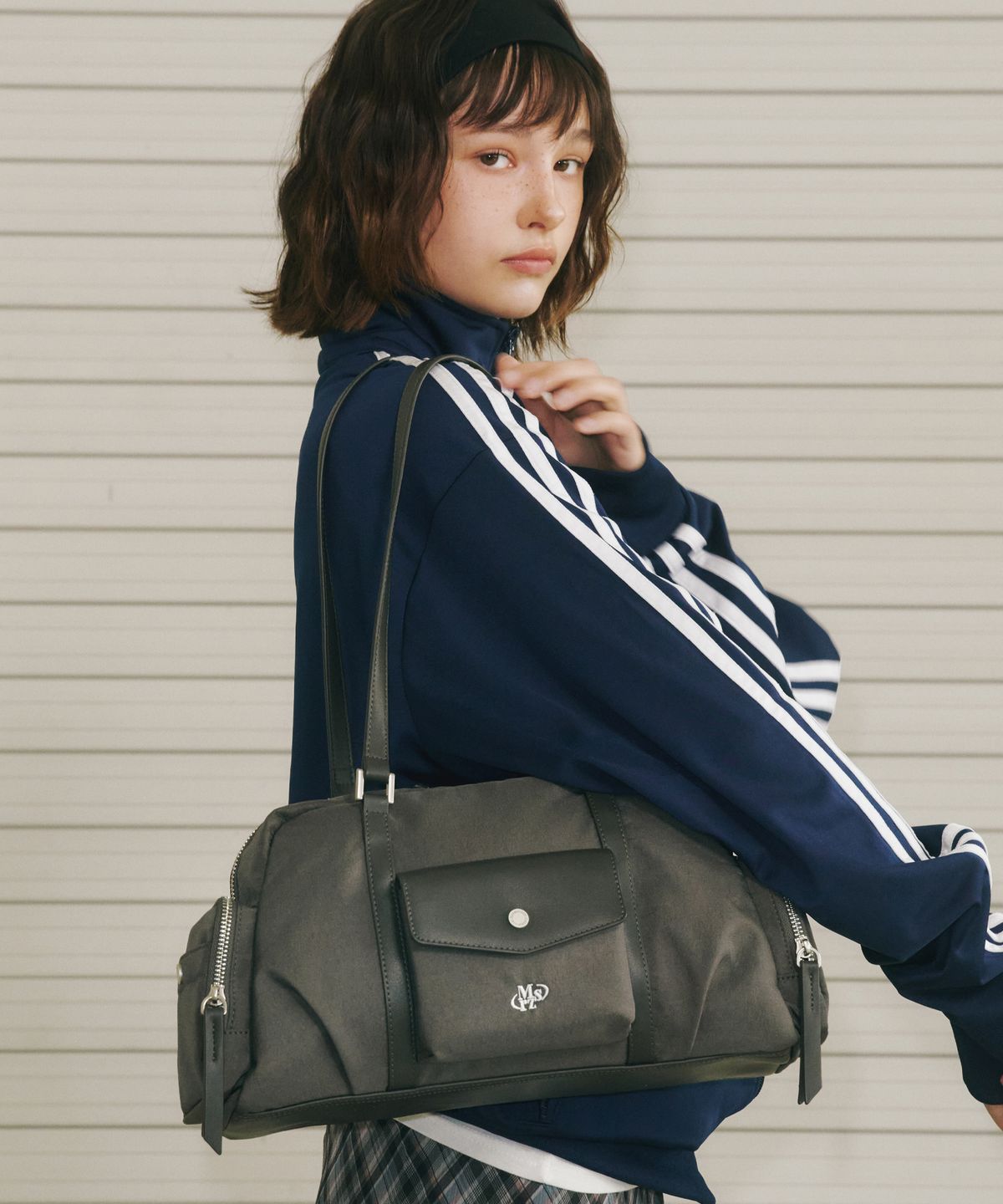 마스마룰즈(MASMARULEZ) Lumi nylon shoulder bag_Dark gray