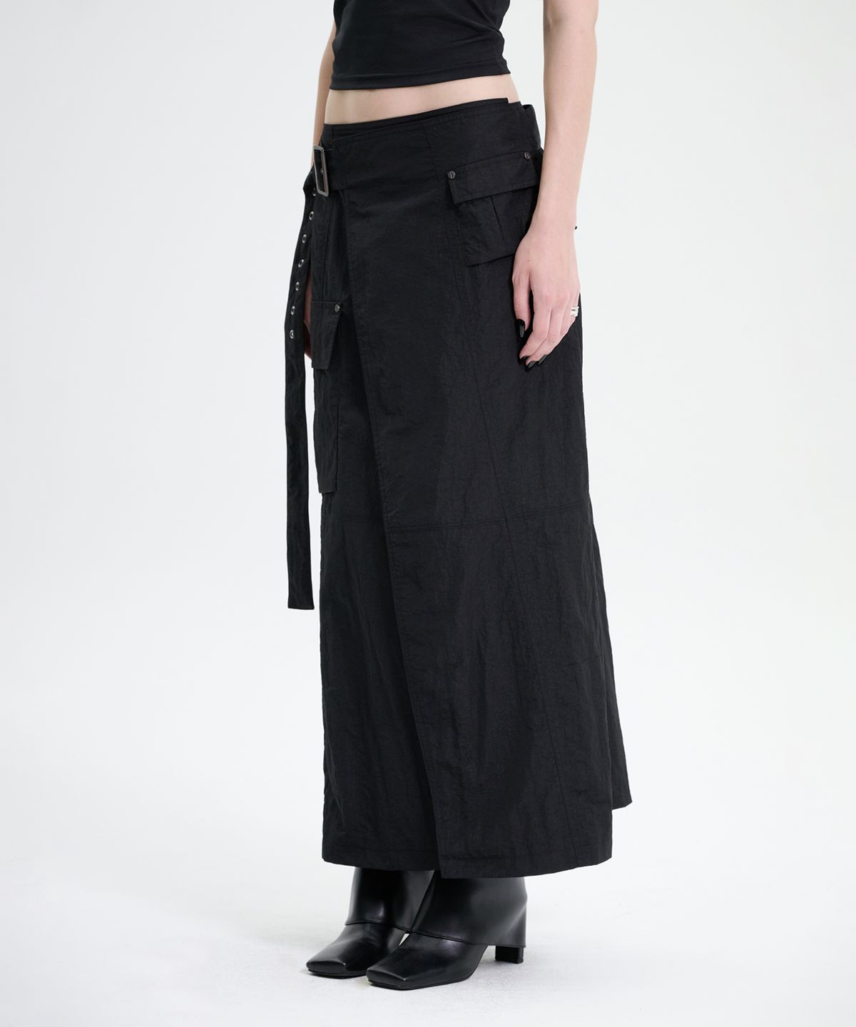 트리밍버드(TREEMINGBIRD) Belted Cargo Skirt [ Black ]