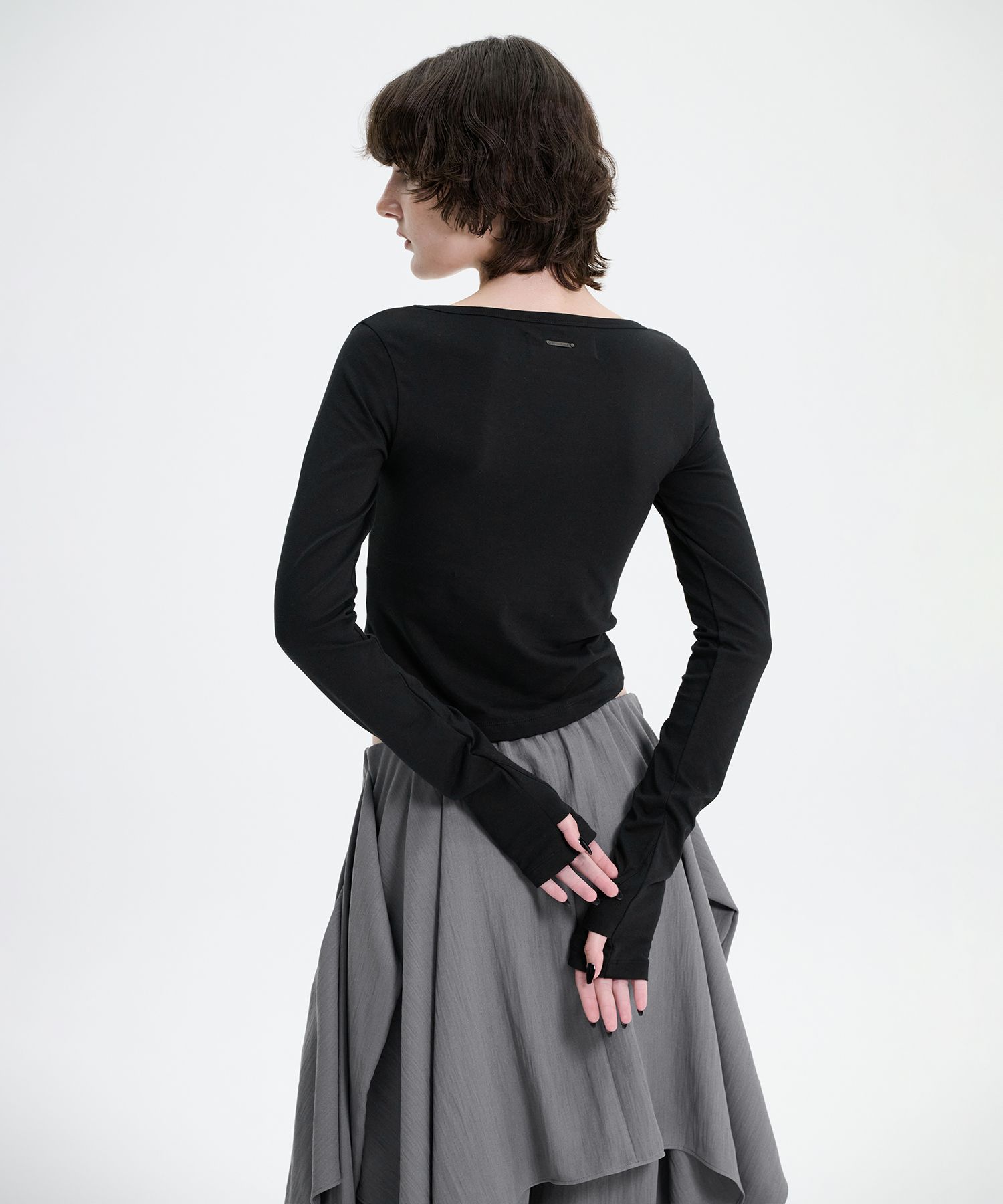 트리밍버드(TREEMINGBIRD) Scoop Neck Finger Hole Long Sleeve
