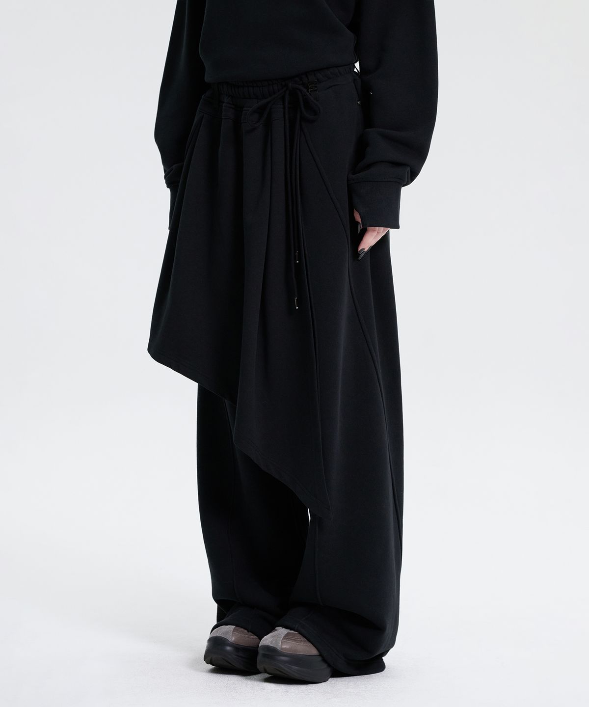 트리밍버드(TREEMINGBIRD) Layered Wrap Sweat Pants [ Black ]