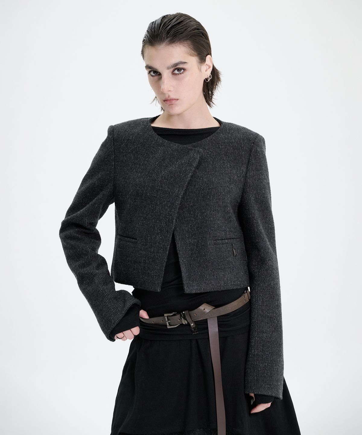 트리밍버드(TREEMINGBIRD) Crop Tweed Set-up Jacket [ Charcoal ]