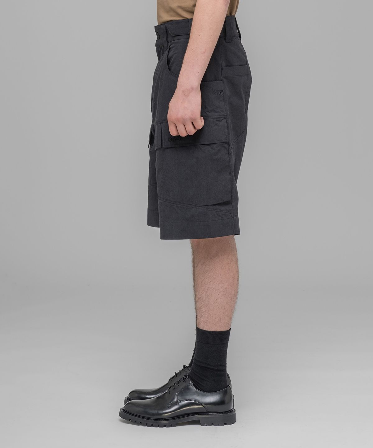 032씨(032C) (U) 마이 온 마인드 유틸리티 쇼츠 블랙 MY OWN MIND UTILITY SHORTS BLACK