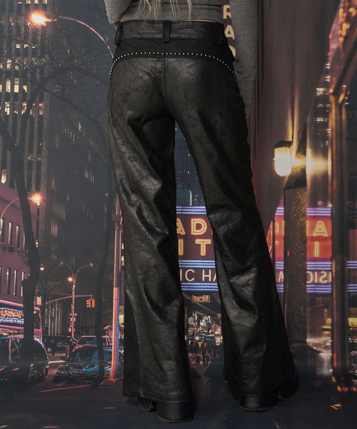 체리퀴리(CHERRYQUIRI) crack leather boots cut pt - black