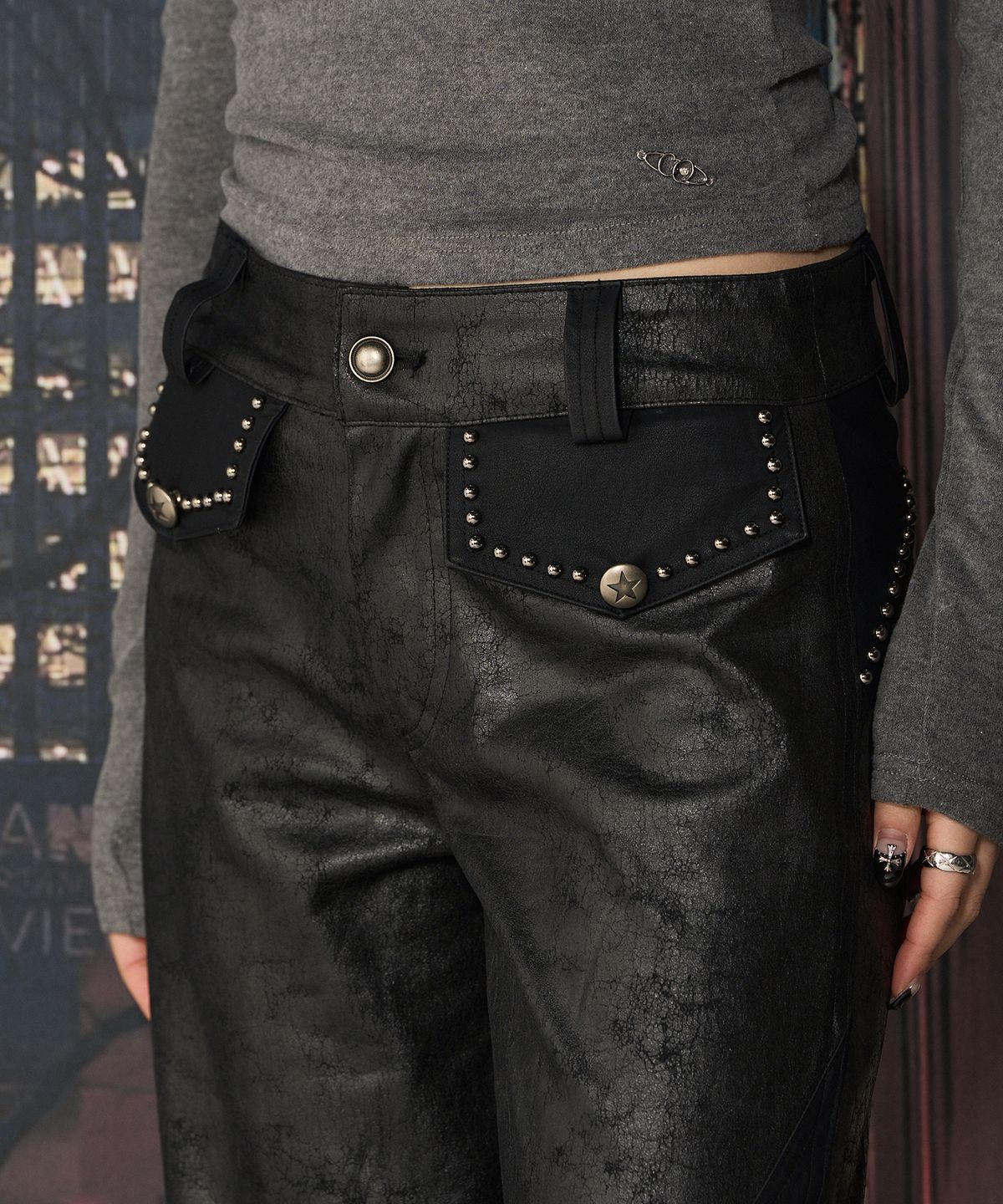 체리퀴리(CHERRYQUIRI) crack leather boots cut pt - black