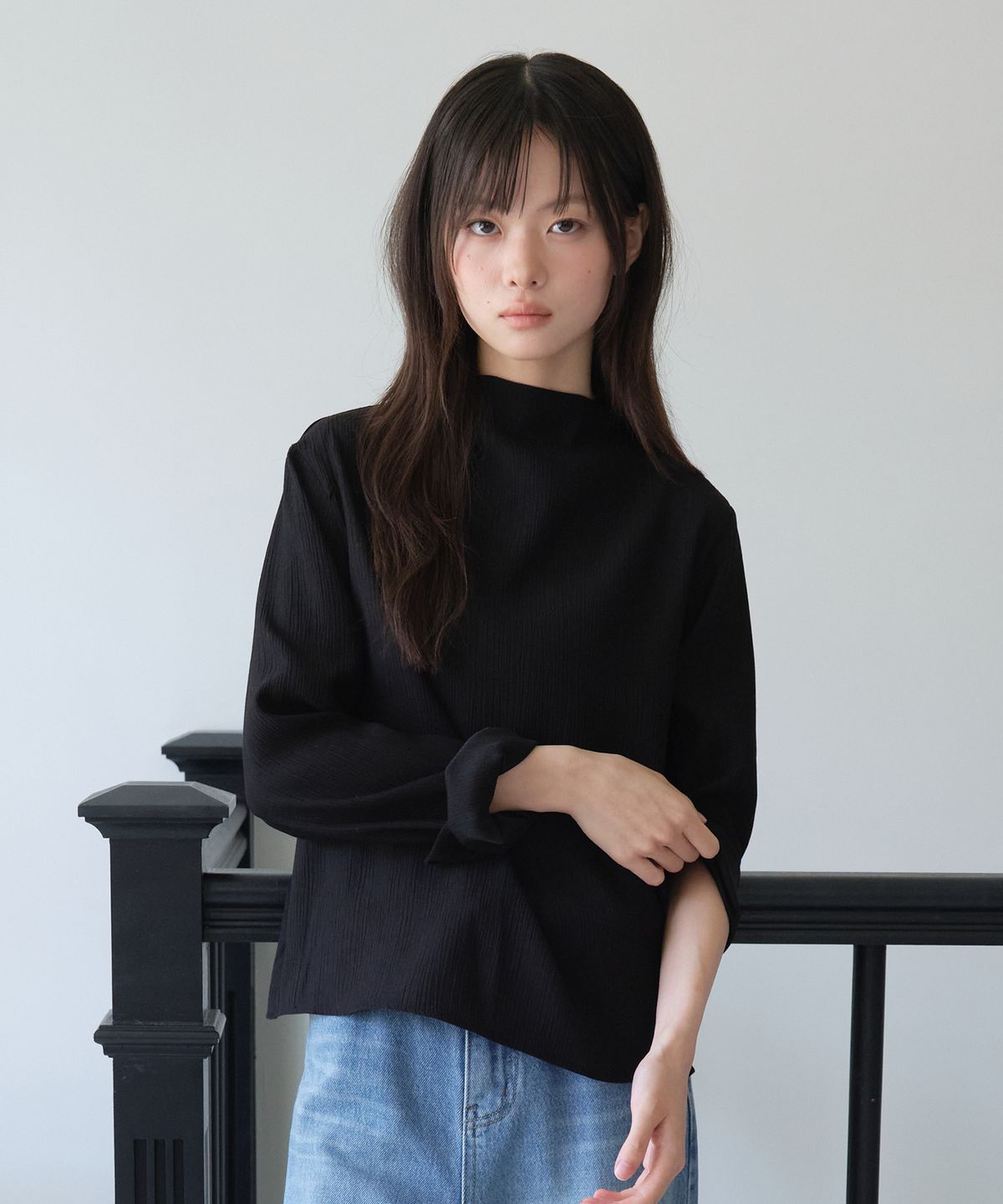 엽페(YUPPE) PLEATED LONG SHIRT_BLACK