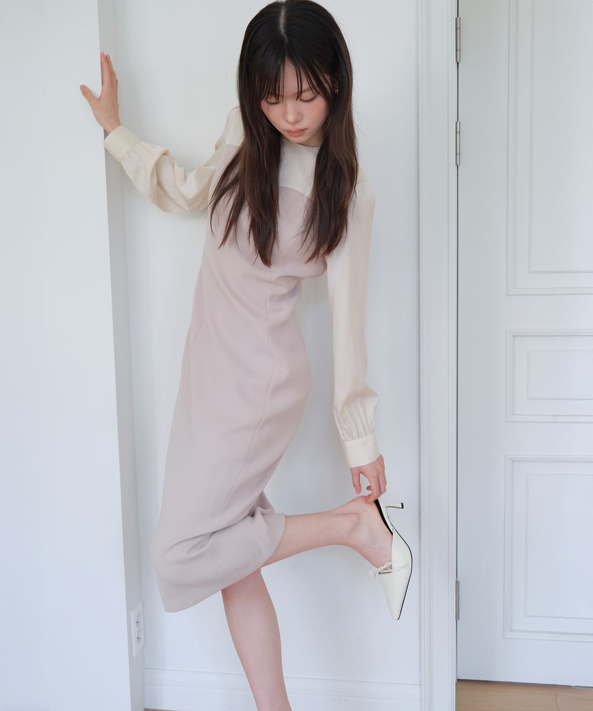 엽페(YUPPE) TWO TONE ONEPIECE_BEIGE