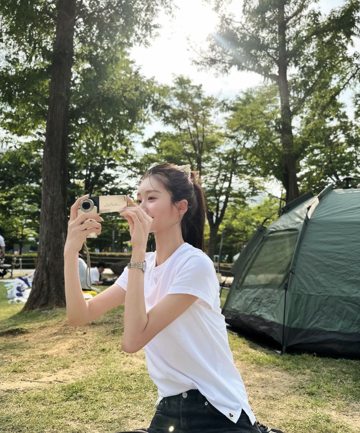 러브미오피셜(LOVEMIIOFFICIAL) 펜던트 티셔츠 화이트