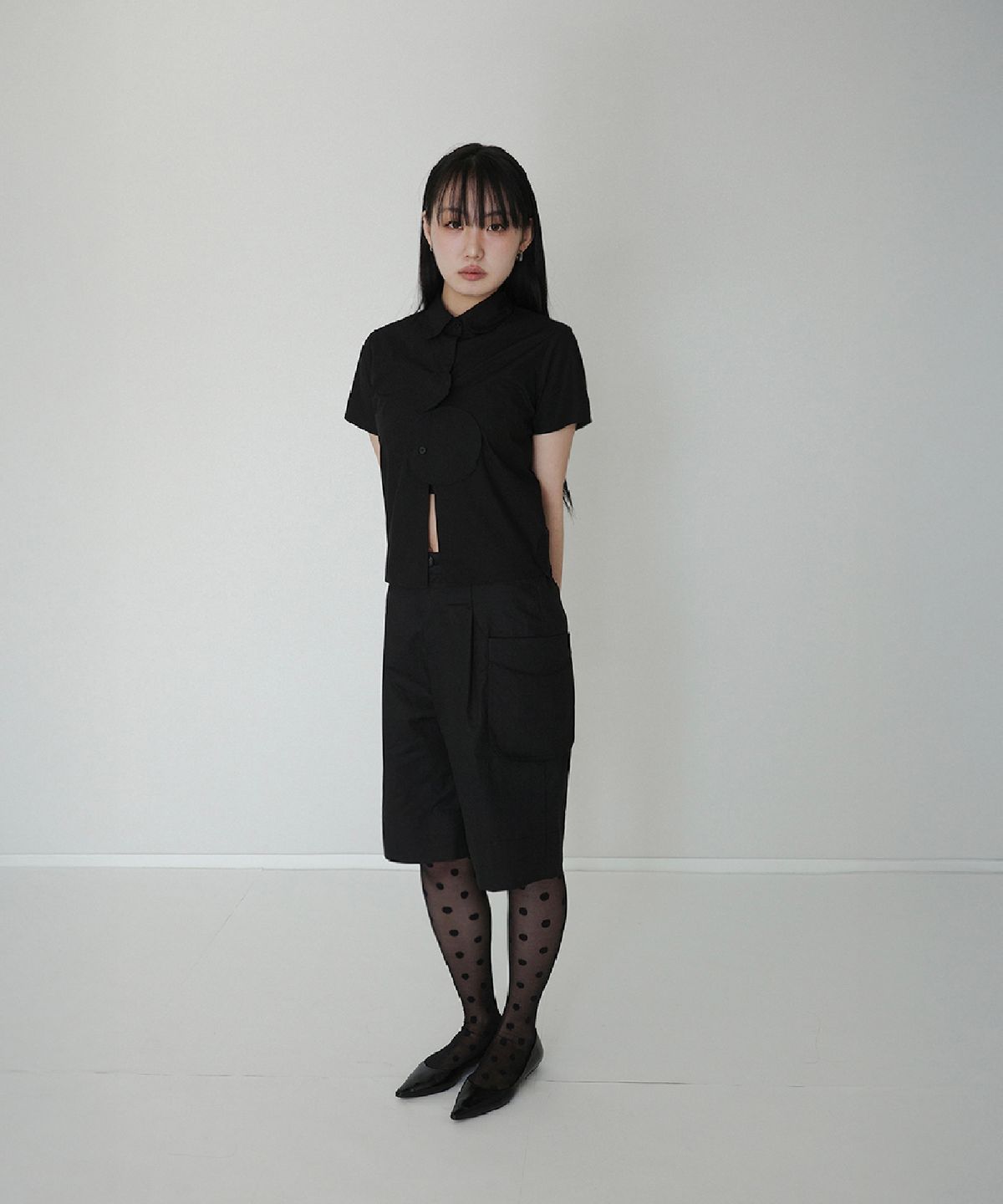 이서이(ESEOE) O drop shirts Black