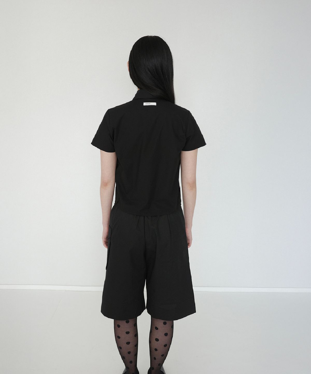 이서이(ESEOE) O drop shirts Black