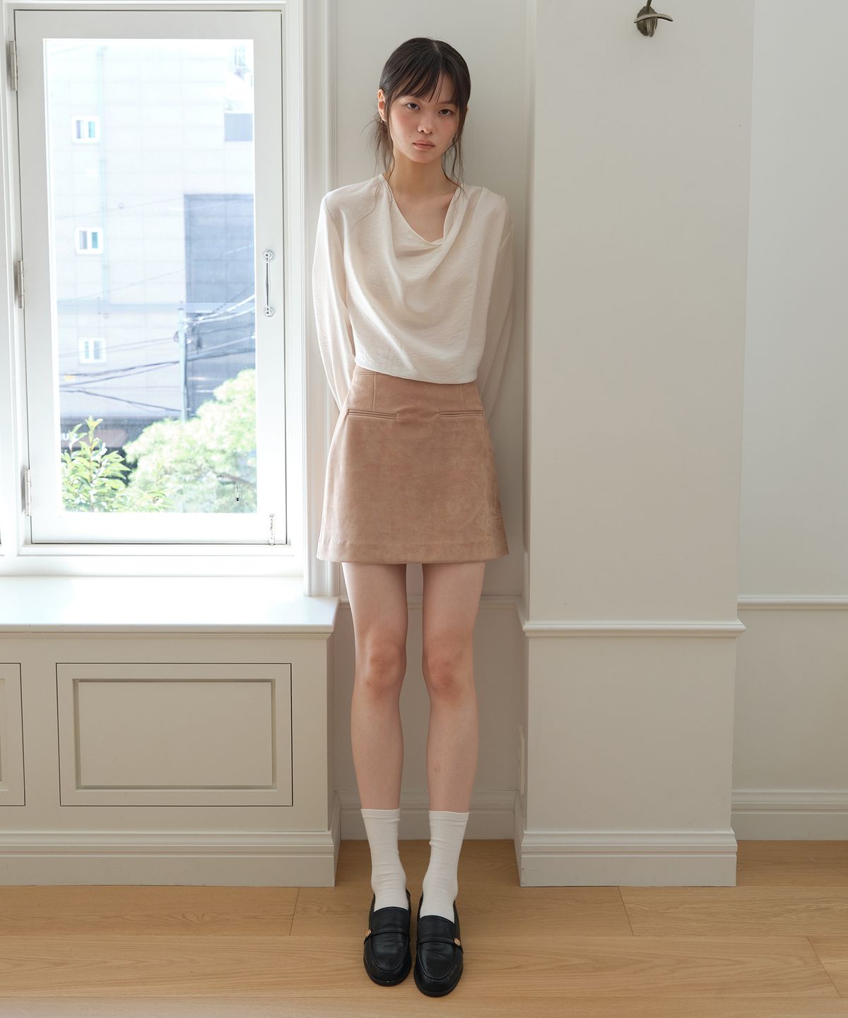 엽페(YUPPE) SUEDE POCKET SKIRT_BEIGE