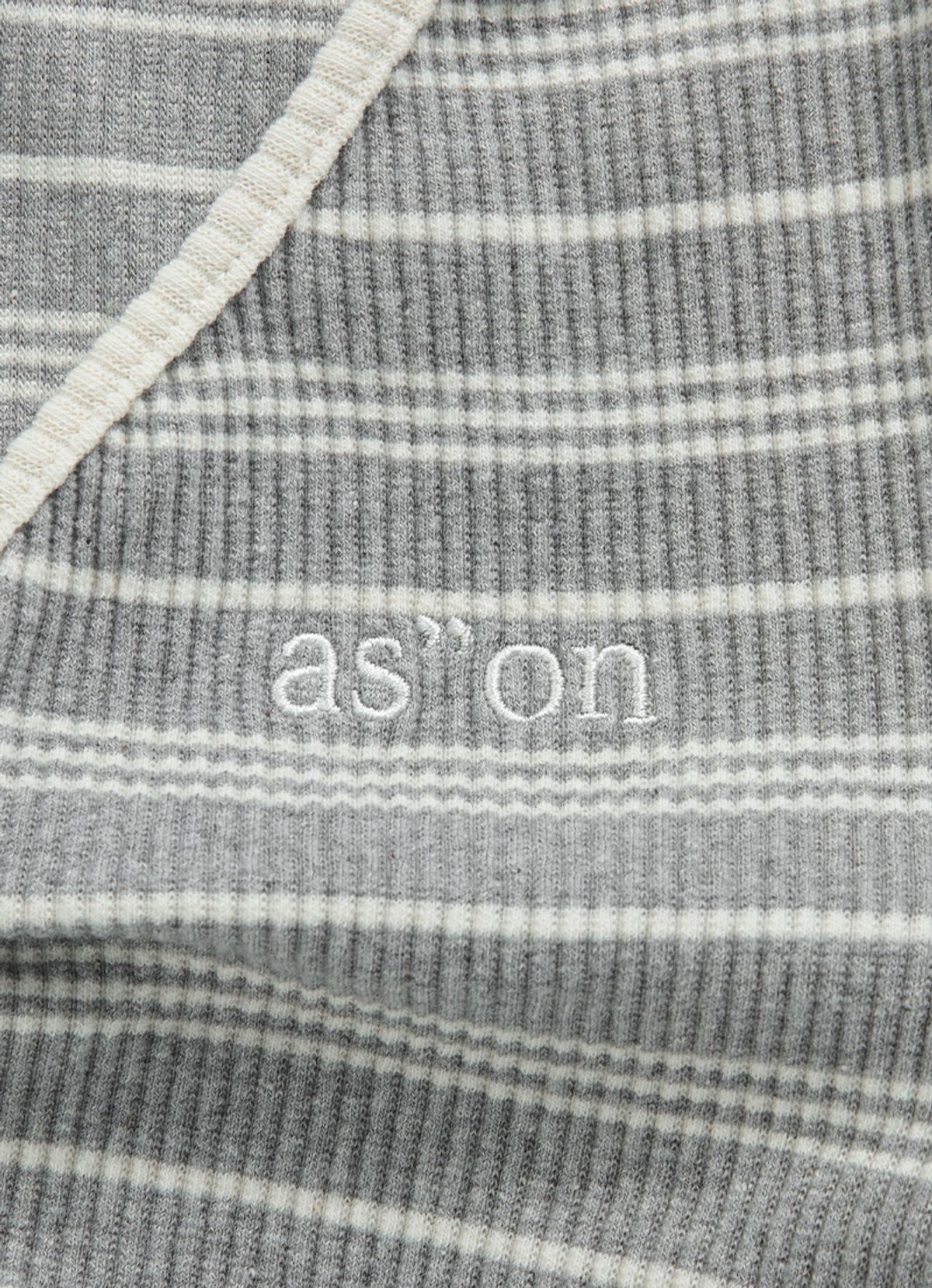 애즈온(ASON) BUMBLE STRIPE SHIRRING TEE / GRAY