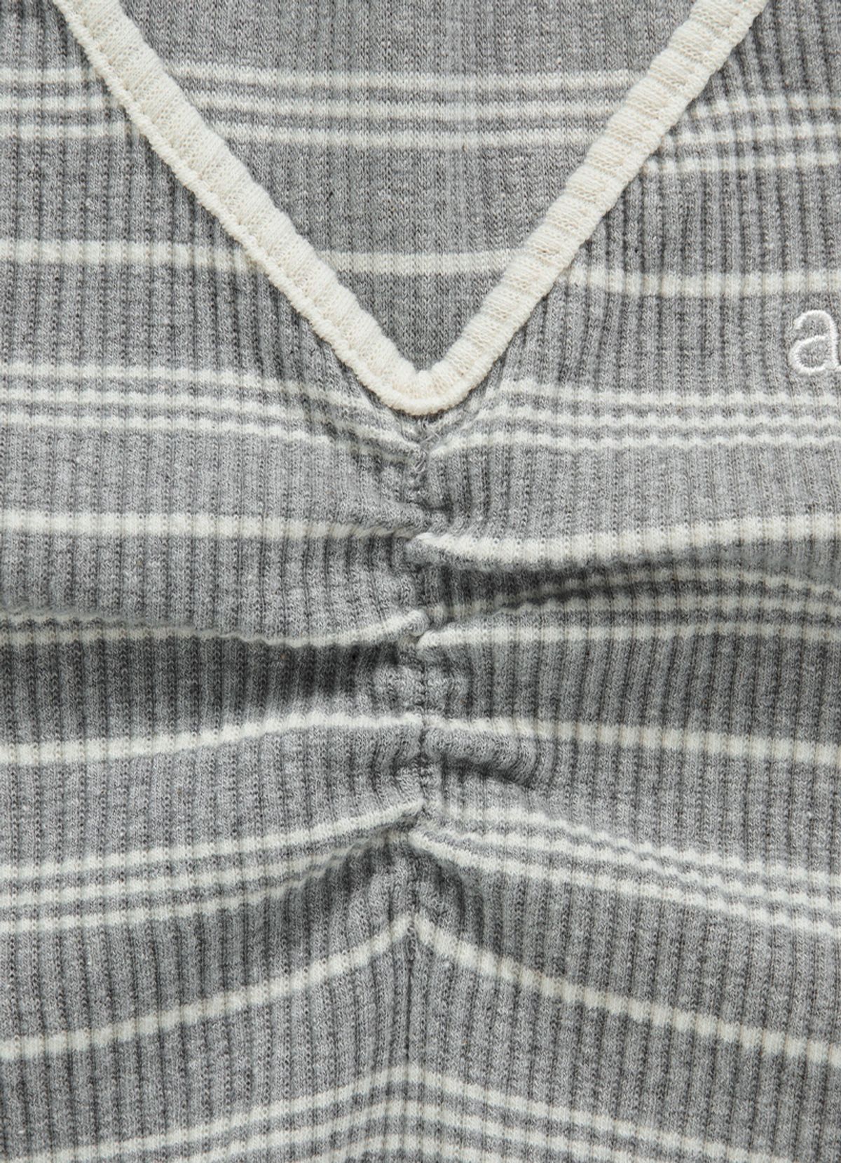 애즈온(ASON) BUMBLE STRIPE SHIRRING TEE / GRAY