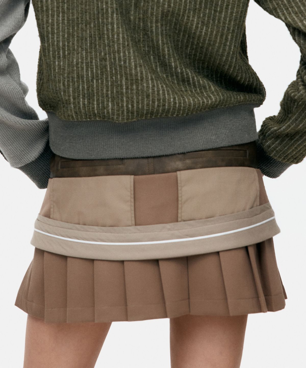 앤더슨벨(ADSB ANDERSSON BELL) INSIDE OUT PLEATS SKIRT apa845w(BEIGE)
