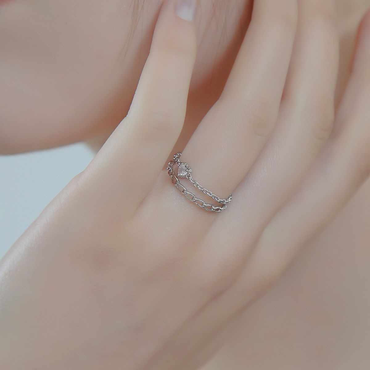디유아모르(DIEUAMOUR) 글리트 체인 반지
