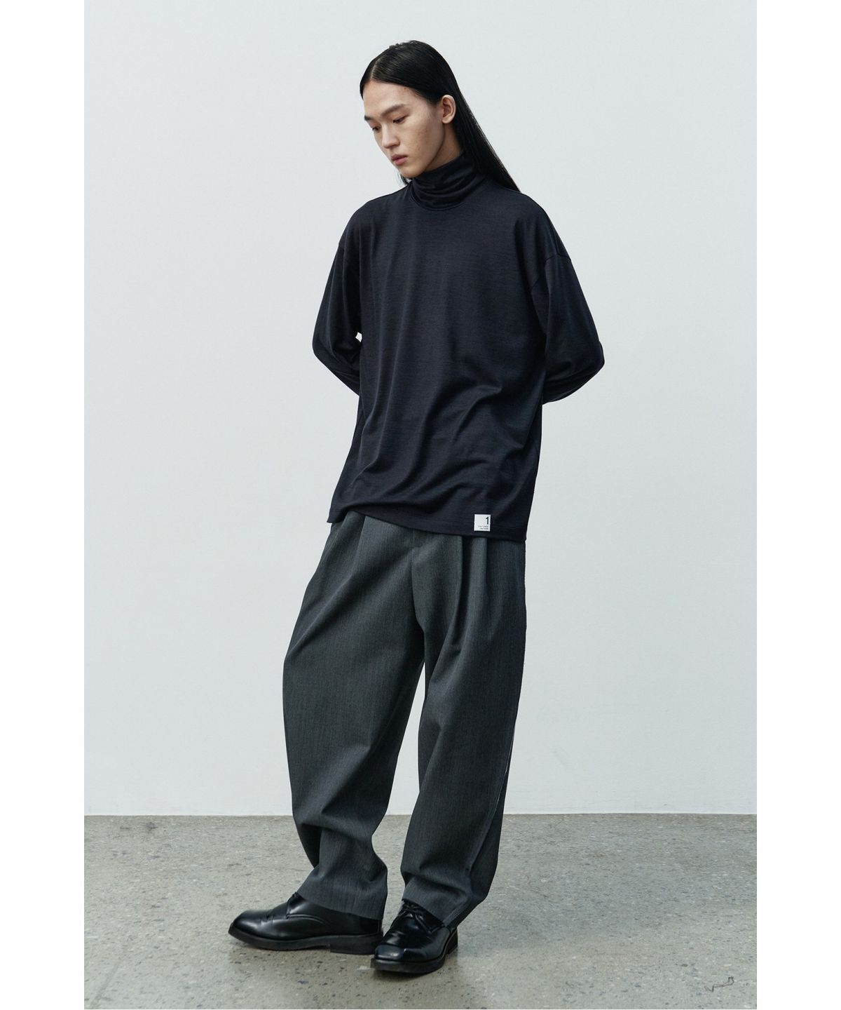 래코드(RECODE) Curved Two Tuck Pants RKPAA25614GYX