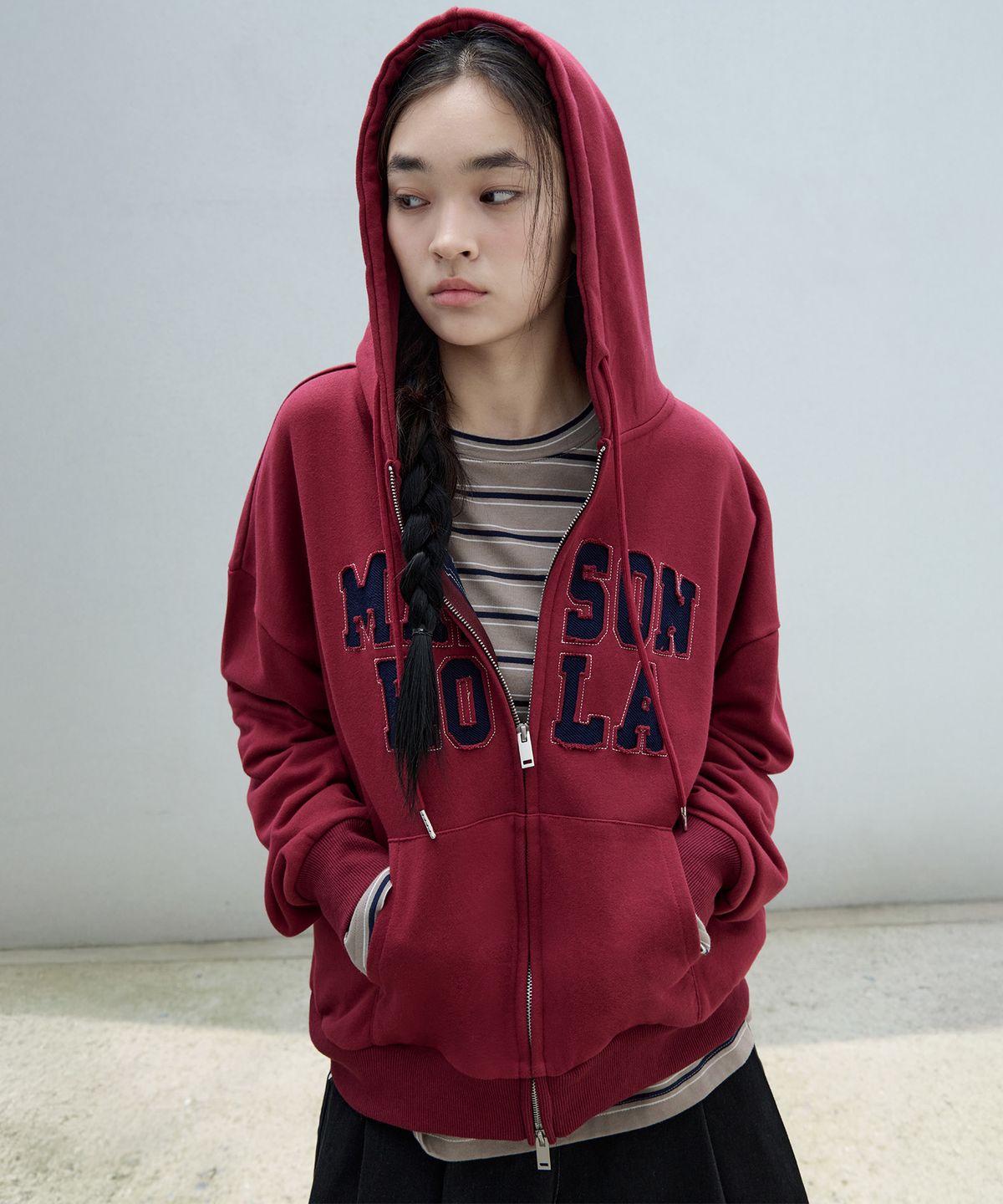 로라로라(ROLAROLA) MAISON DE ROLA EMBROIDERY HOOD ZIP-UP BURGUNDY