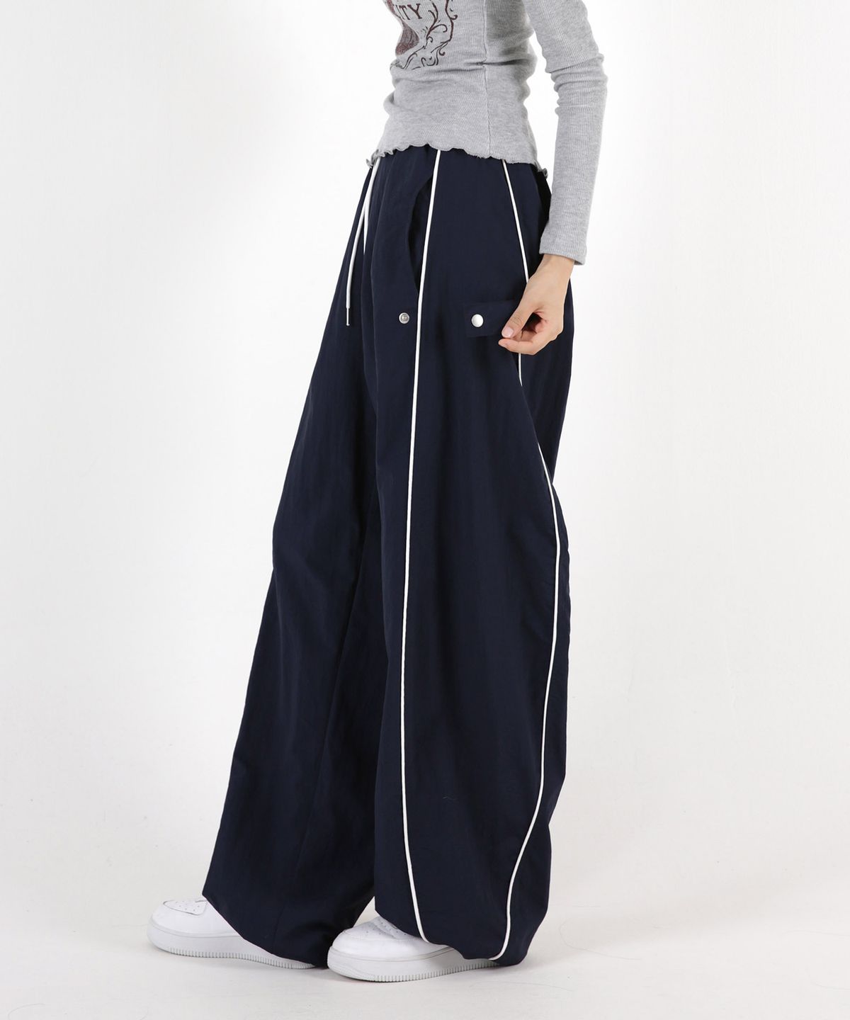 음(UMM) 여자 파라슈트 스냅버튼 스트링 와이드트랙팬츠 3COLOR