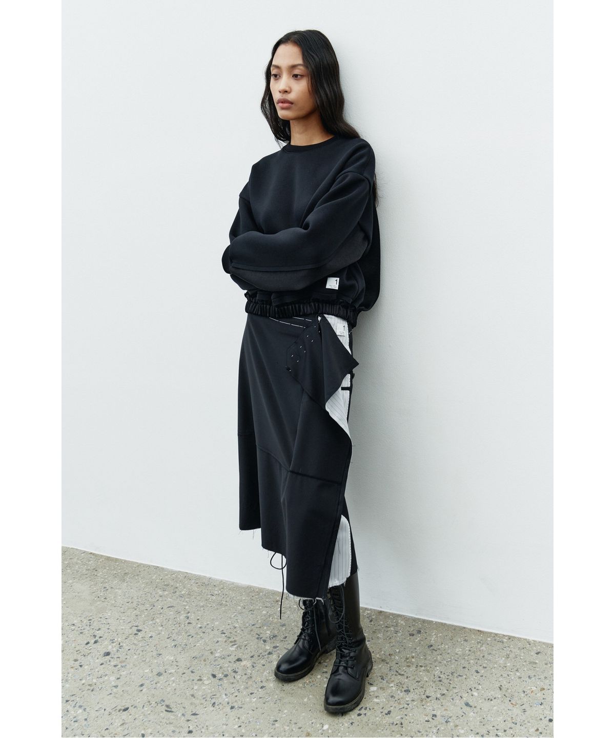 래코드(RECODE) Back cutout Top RQTAA25517BKX