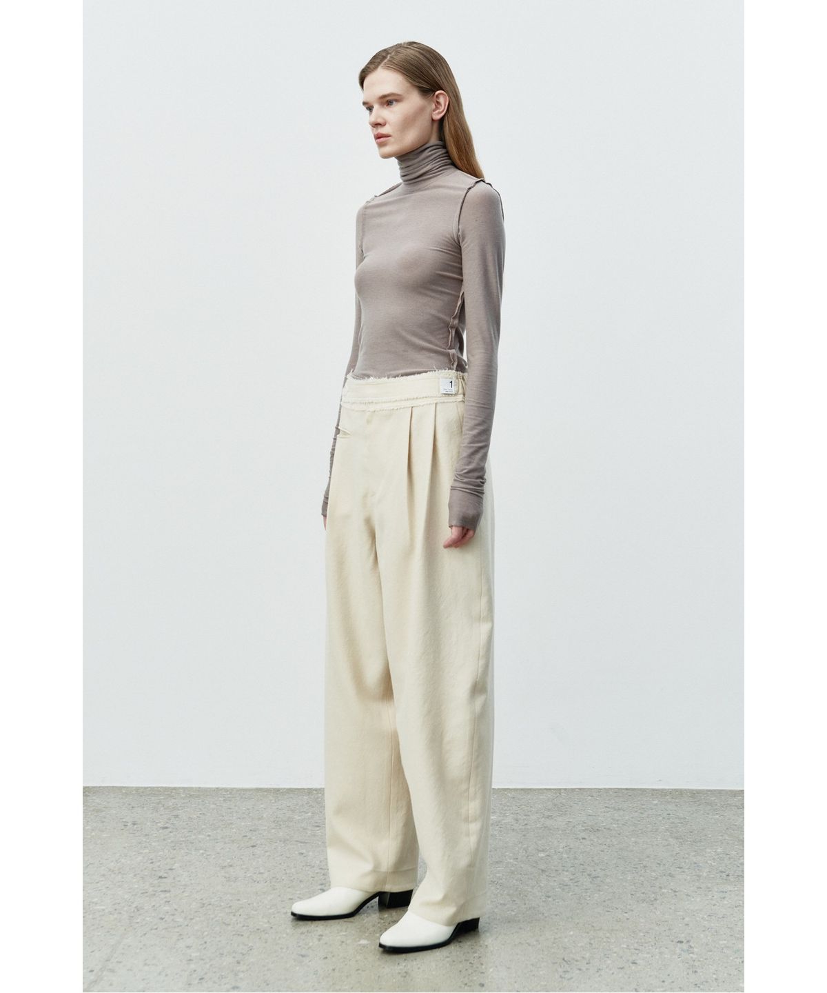 래코드(RECODE) Raw Edge Detail Long Sleeve Top RQTAA25520BEX