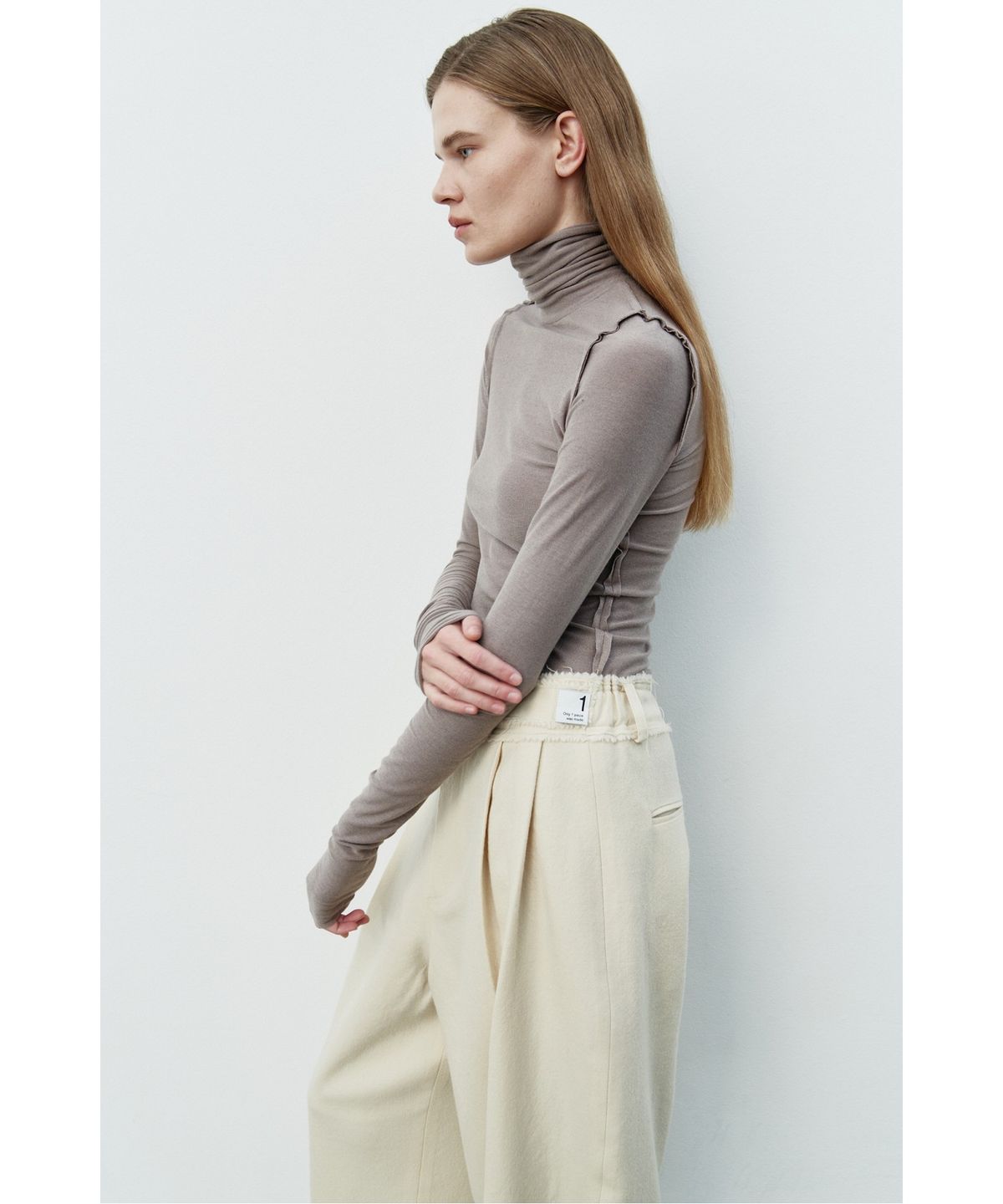 래코드(RECODE) Raw Edge Detail Long Sleeve Top RQTAA25520BEX