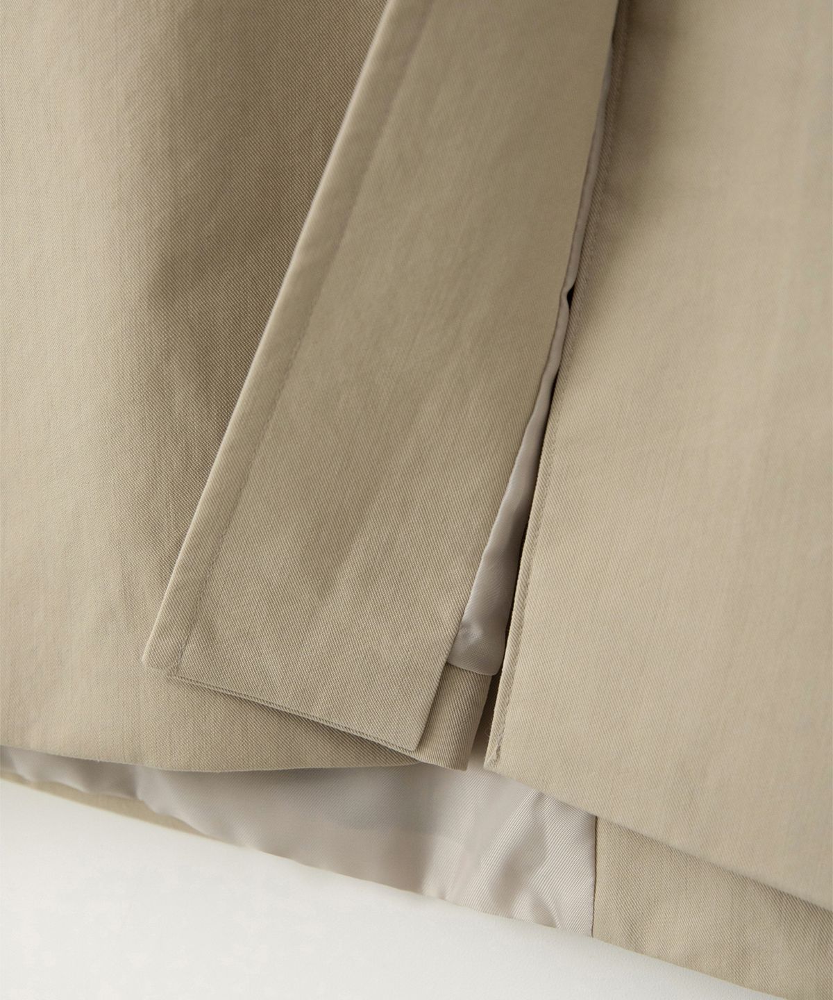 썸웨어버터(SOMEWHEREBUTTER) Mode Trench Coat - Beige